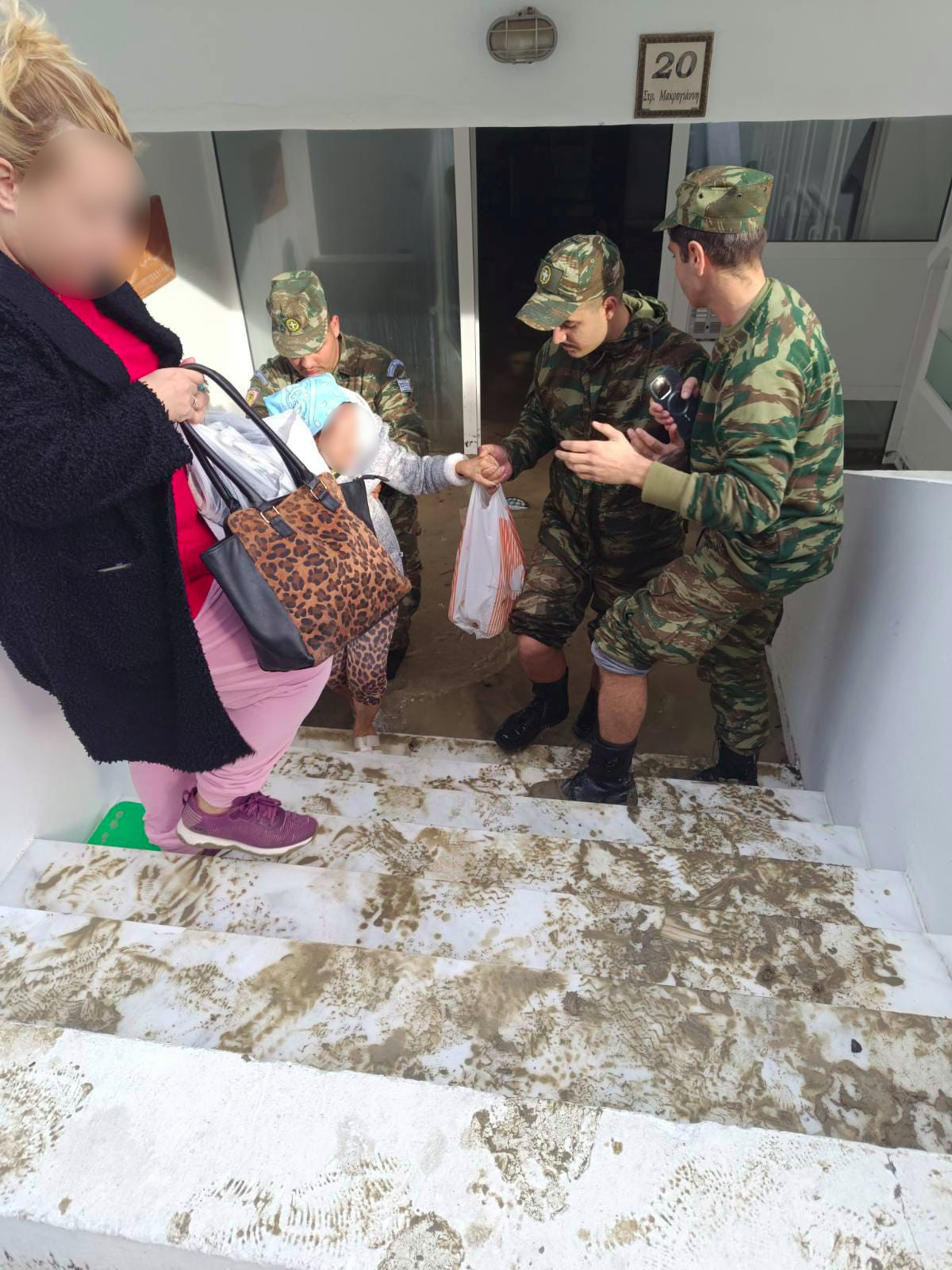 Έρευνα ALCO: Πόσο ευχαριστημένοι είναι οι πολίτες με την απόδοση της κυβέρνησης – Οι απόψεις για τον Αλέξη Τσίπρα