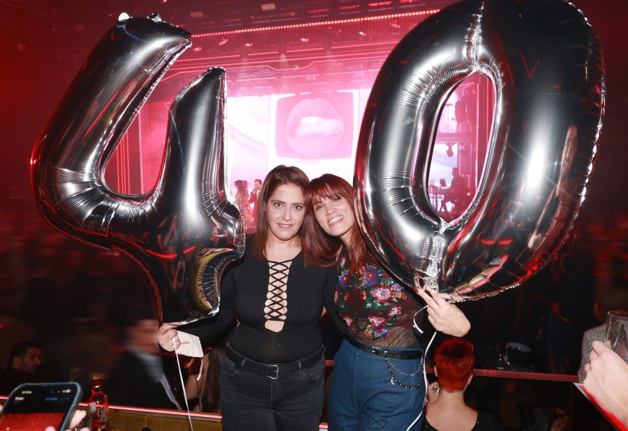 Μαίρη Συνατσάκη: Το άλμπουμ των 40ων γενεθλίων της σε γνωστό νυχτερινό χώρο 11 Μαίρη Συνατσάκη: Το άλμπουμ των 40ων γενεθλίων της σε γνωστό νυχτερινό χώρο