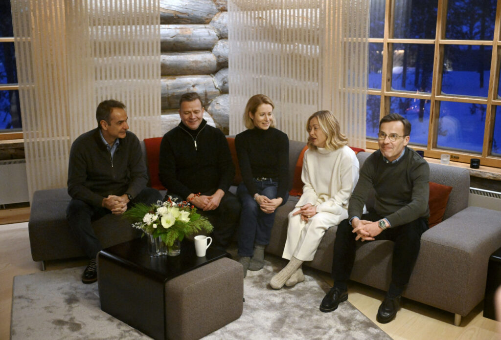 Live από τη Φινλανδία η συνέντευξη Τύπου του Πρωθυπουργού και των άλλων ηγετών της Διακρατικής Συνόδου Βορρά-Νότου 2 Live από τη Φινλανδία η συνέντευξη Τύπου του Πρωθυπουργού και των άλλων ηγετών της Διακρατικής Συνόδου Βορρά-Νότου