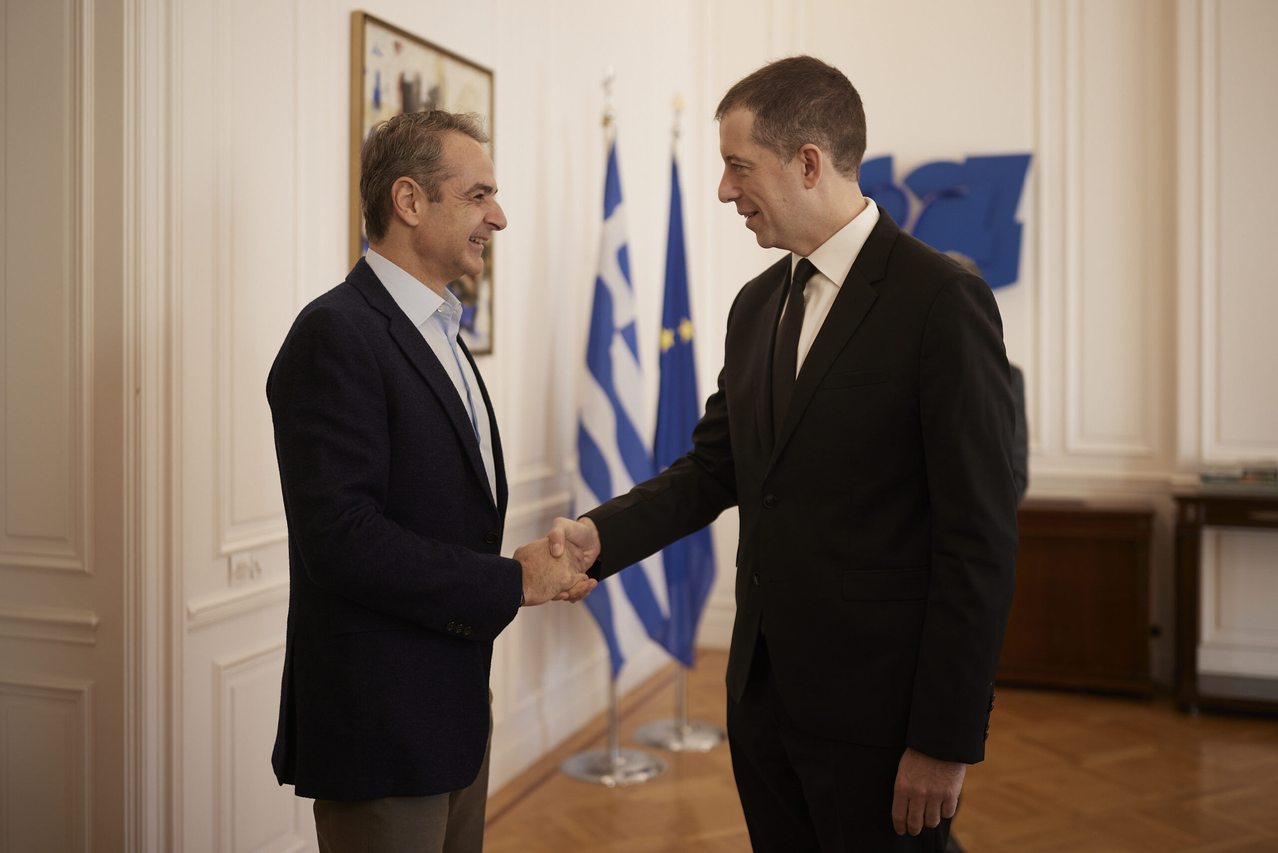 Συνάντηση Μητσοτάκη – Ντούριτς στο Μαξίμου: Η Ελλάδα υποστηρίζει την ευρωπαϊκή προοπτική της Σερβίας