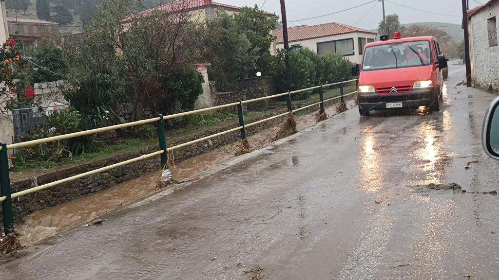 Κακοκαιρία Bora: Σκηνές καταστροφής από τις πλημμύρες σε Λήμνο και Ρόδο