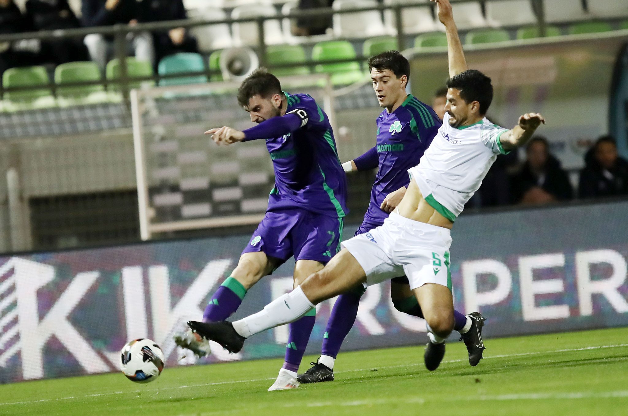 Ιωαννίδης έσπασε το… ρόδι και ο Παναθηναϊκός νίκησε στη Λιβαδειά 2 Ιωαννίδης έσπασε το… ρόδι και ο Παναθηναϊκός νίκησε στη Λιβαδειά