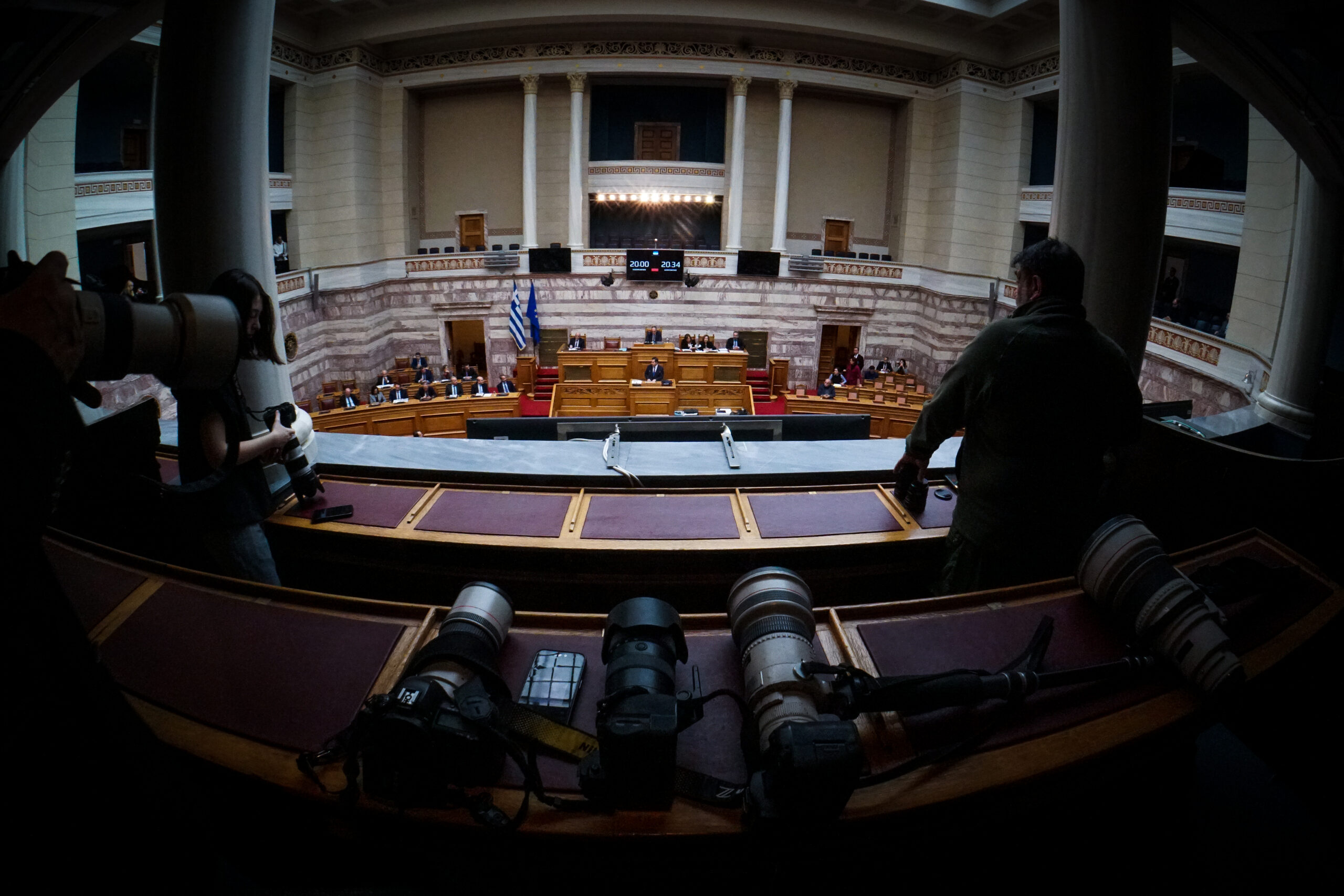 Προϋπολογισμός 2025: Συνεχίζεται για δεύτερη μέρα η συζήτηση στην Βουλή