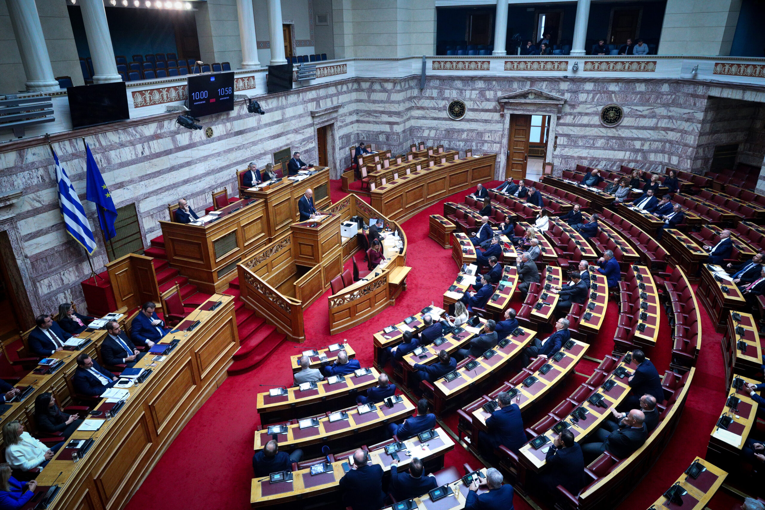Εντονότατη αντιπαράθεση στη Βουλή με κέντρο την ψήφο του προϋπολογισμού