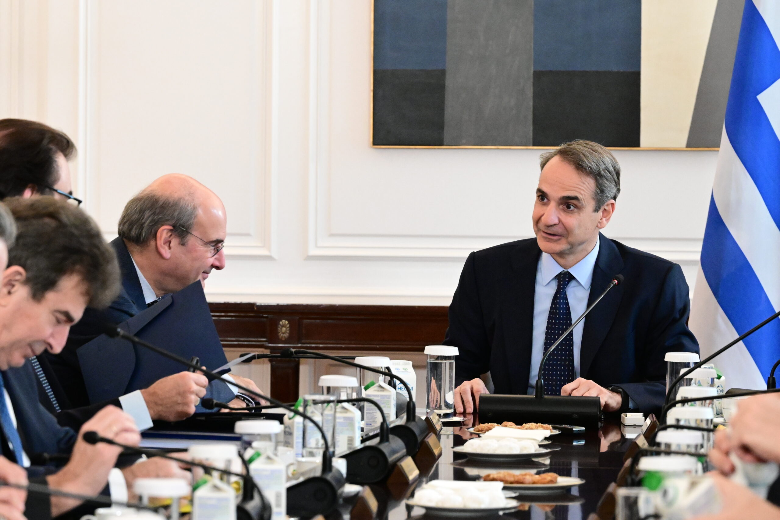 Κ. Μητσοτάκης από υπουργικό συμβούλιο: «Δεν διαθέτουμε την πολυτέλεια του εφησύχασμού» – Οι κυβερνητικές κατευθύνσεις για το 2025