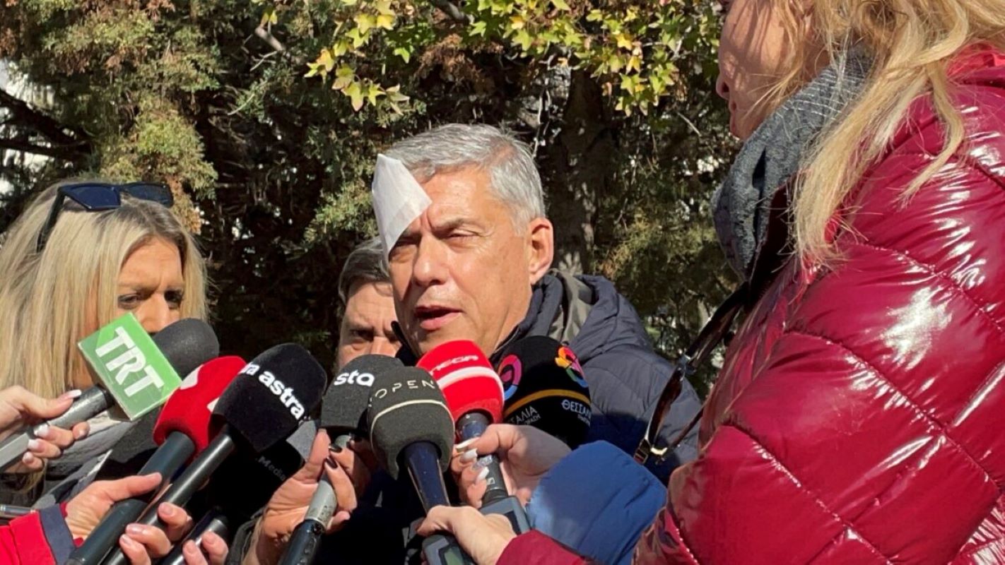 Κώστας Αγοραστός: «Επίθεση» κατά του περιφερειάρχη Δημήτρη Κουρέτα από συγγενείς θυμάτων των Τεμπών