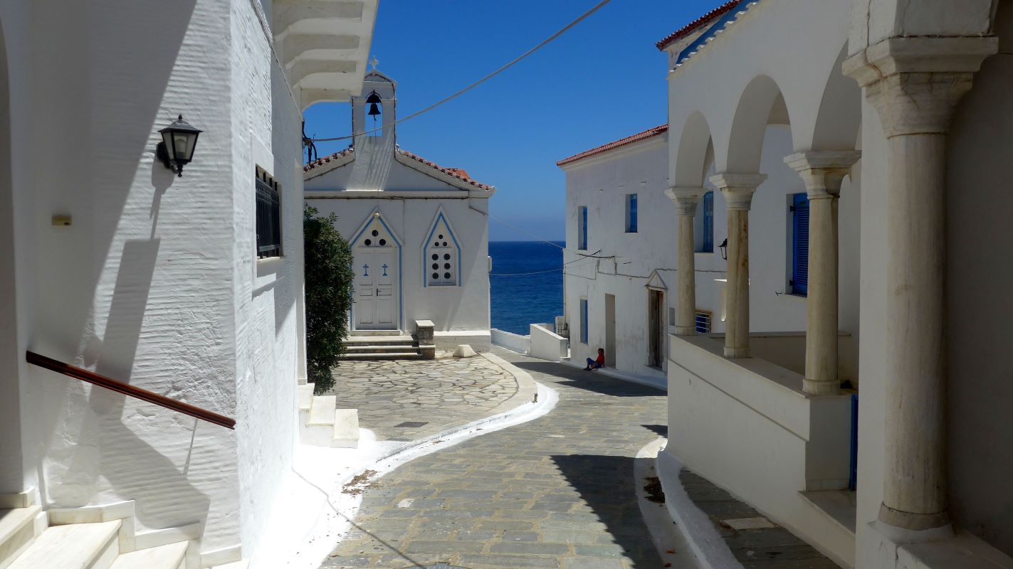 Η Άνδρος «καμαρώνει» – Αναδείχθηκε πρώτη με τους πιο ελκυστικούς προορισμούς του κόσμου για διακοπές το 2025