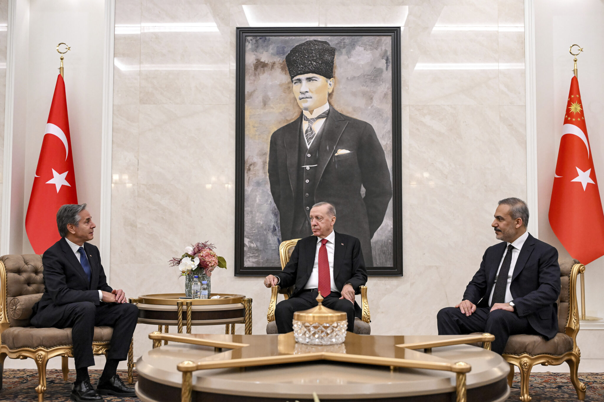 Πόλεμος» για την κυριαρχία στη Συρία: Στην Τουρκία ο Μπλίνκεν – Έκτακτη διάσκεψη με διπλωμάτες το Σάββατο στην Ιορδανία 2 Πόλεμος» για την κυριαρχία στη Συρία: Στην Τουρκία ο Μπλίνκεν – Έκτακτη διάσκεψη με διπλωμάτες το Σάββατο στην Ιορδανία