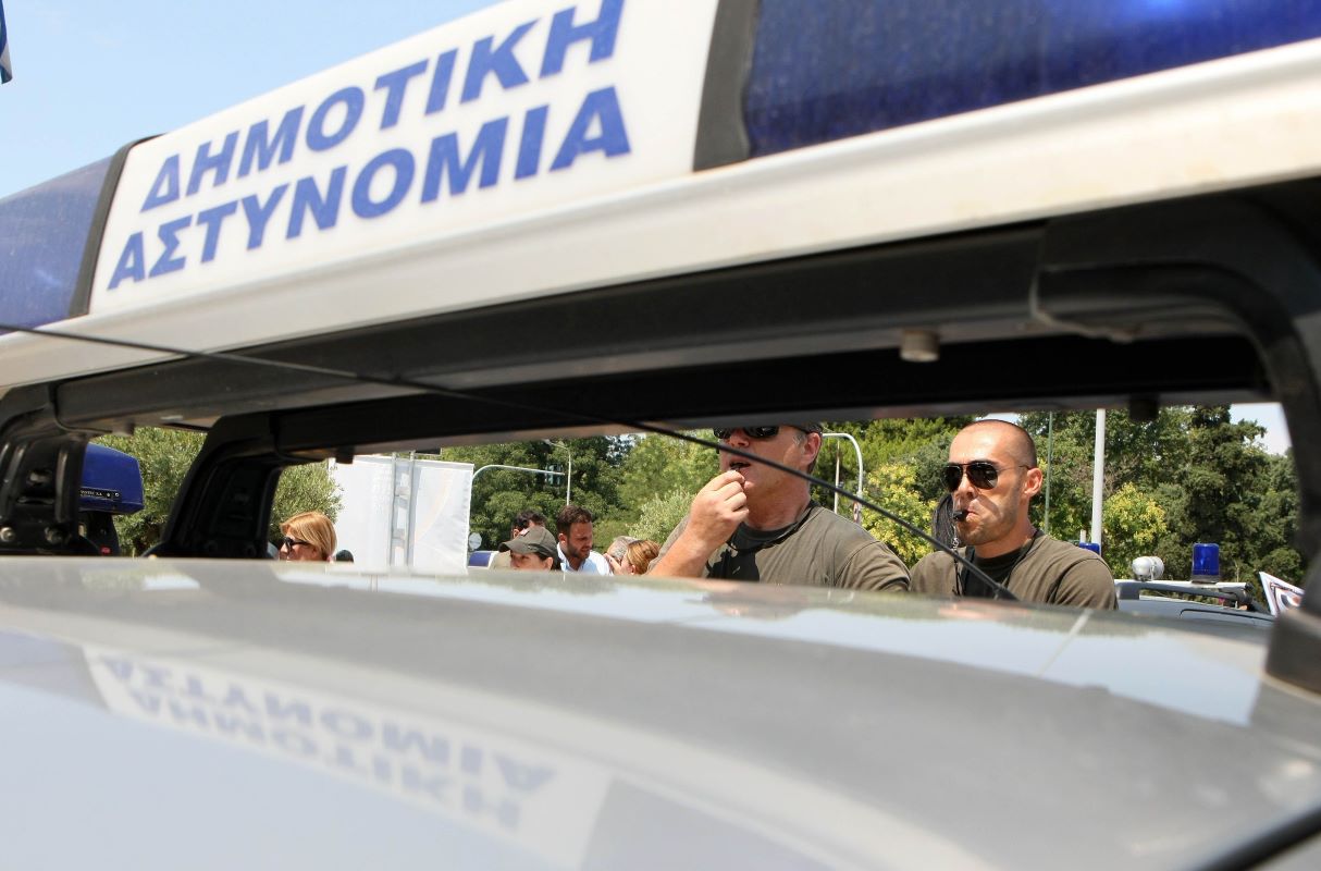 Ο Δήμος Θεσσαλονίκης απαντά σχετικά με το λάθος IBAN στα ροζ σημειώματα των κλήσεων – «Η προηγούμενη διοίκηση δεν φρόντισε»