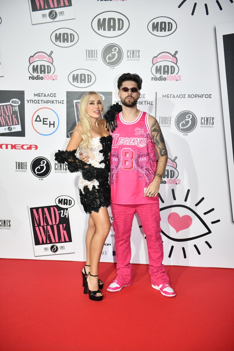 MadWalk 2024: Οι παρουσίες των διασήμων στο εντυπωσιακό event μόδας και μουσικής –