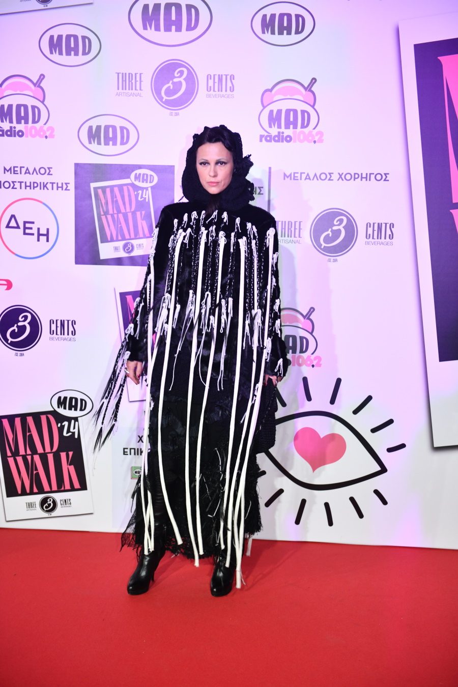 MadWalk 2024: Οι παρουσίες των διασήμων στο εντυπωσιακό event μόδας και μουσικής –