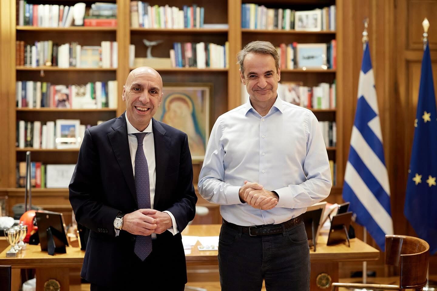 Συνάντηση Κ. Μητσοτάκη με τον πρόεδρο του ΕΒΕΑ, Γ. Μπρατάκο – Οι προκλήσεις και οι δυνατότητες της επιχειρηματικότητας στο επίκεντρο