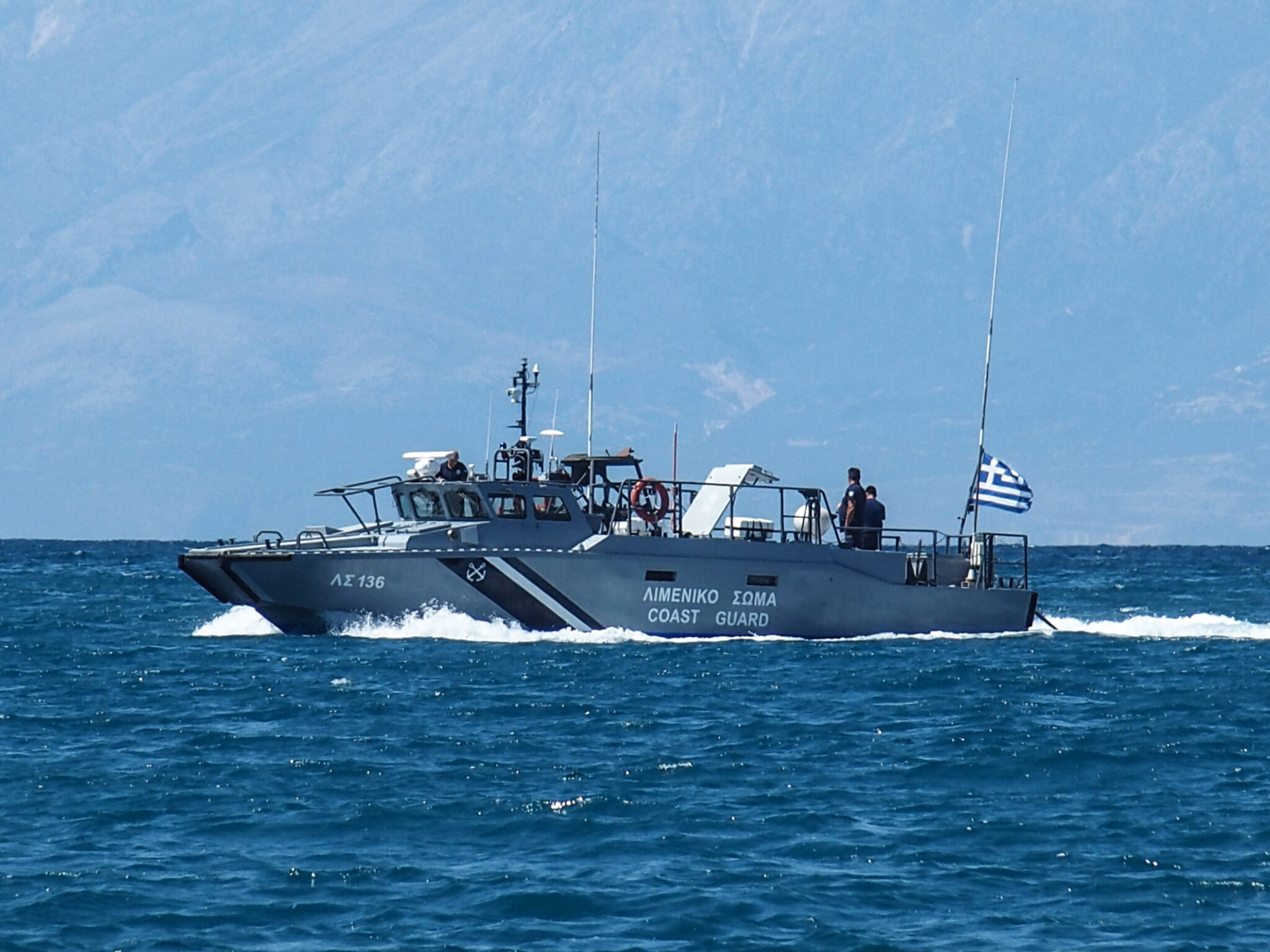 Μυτιλήνη: Ταχύπλοο μεταφορέων εμβόλισε σκάφος της Ακτοφυλακής – Στο νοσοκομείο μεταφέρθηκε τραυματισμένος ναυτικός