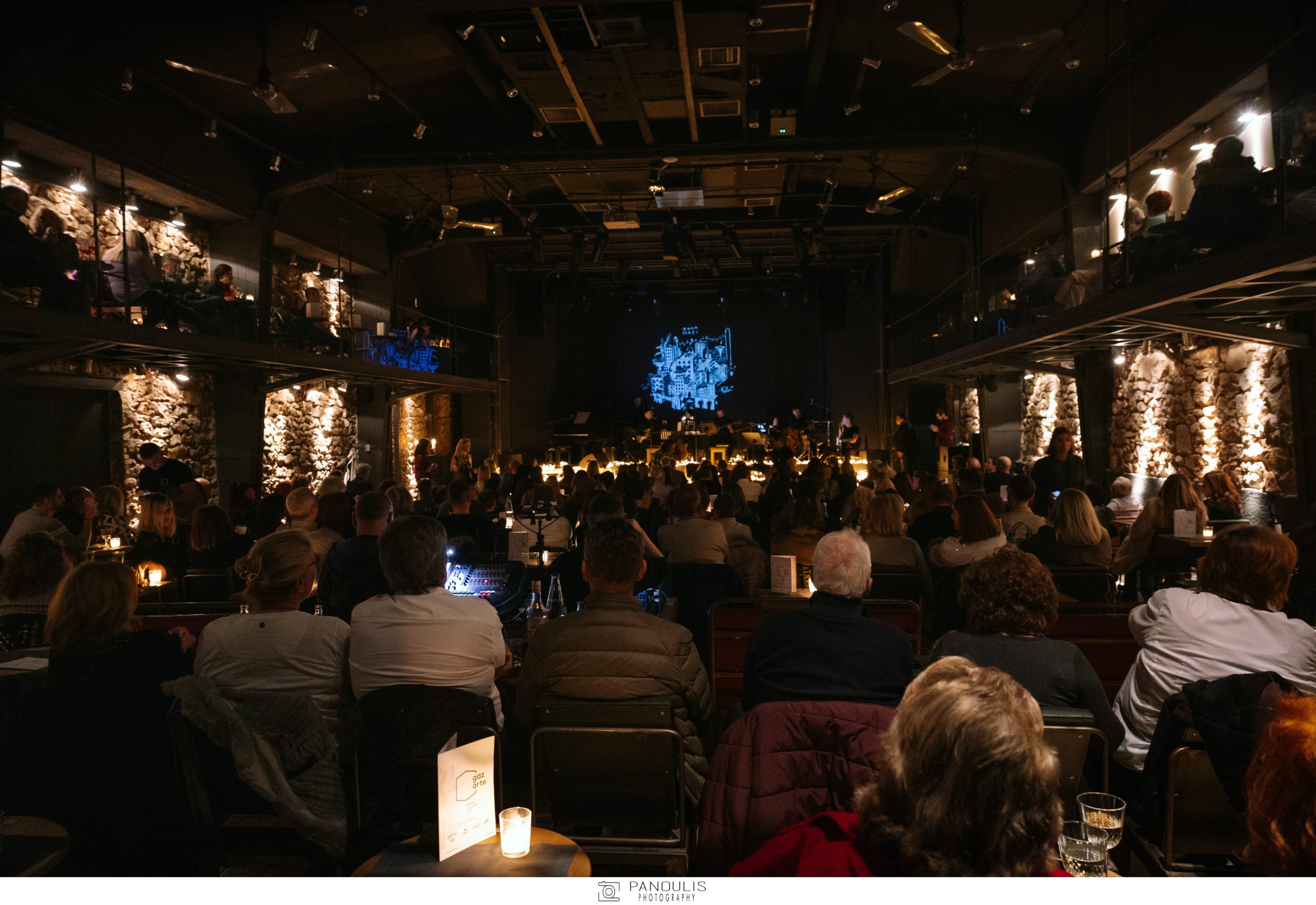 Μίνως Μάτσας: Πολυκοσμία στη χτεσινοβραδινή συναυλία του – Εικόνες 25 Μίνως Μάτσας: Πολυκοσμία στη χτεσινοβραδινή συναυλία του – Εικόνες