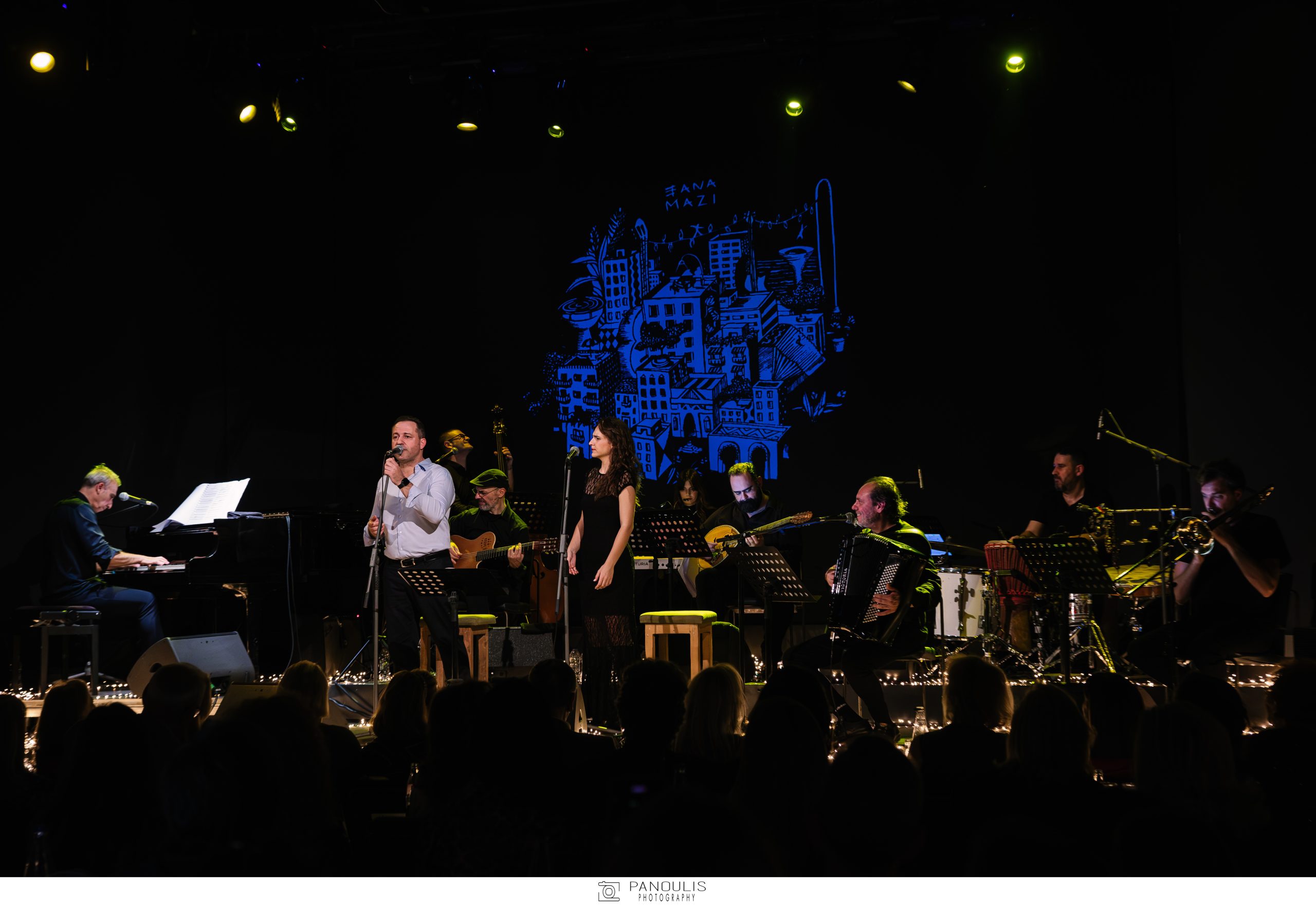 Μίνως Μάτσας: Πολυκοσμία στη χτεσινοβραδινή συναυλία του – Εικόνες 28 Μίνως Μάτσας: Πολυκοσμία στη χτεσινοβραδινή συναυλία του – Εικόνες