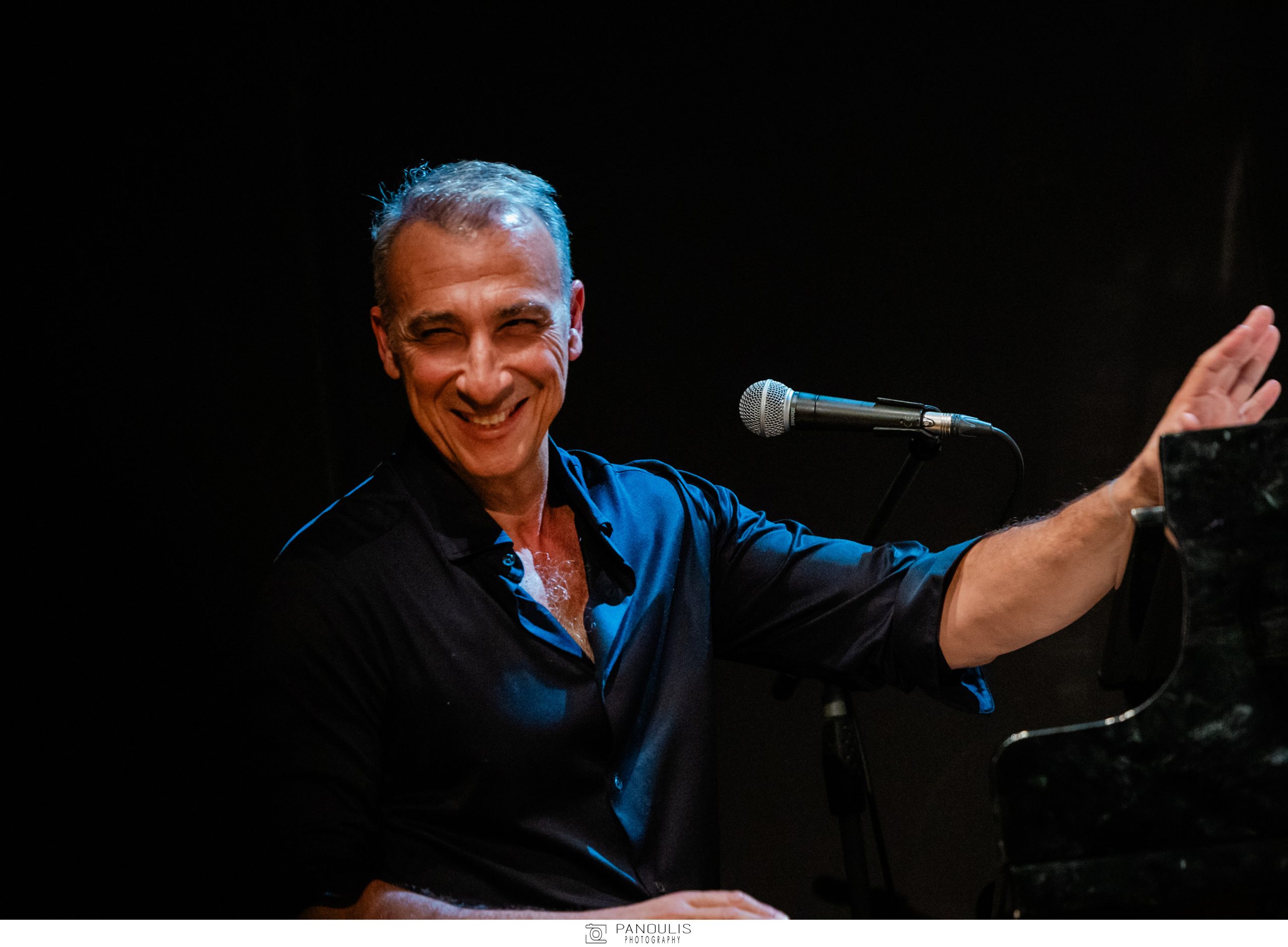 Μίνως Μάτσας: Πολυκοσμία στη χτεσινοβραδινή συναυλία του – Εικόνες 18 Μίνως Μάτσας: Πολυκοσμία στη χτεσινοβραδινή συναυλία του – Εικόνες