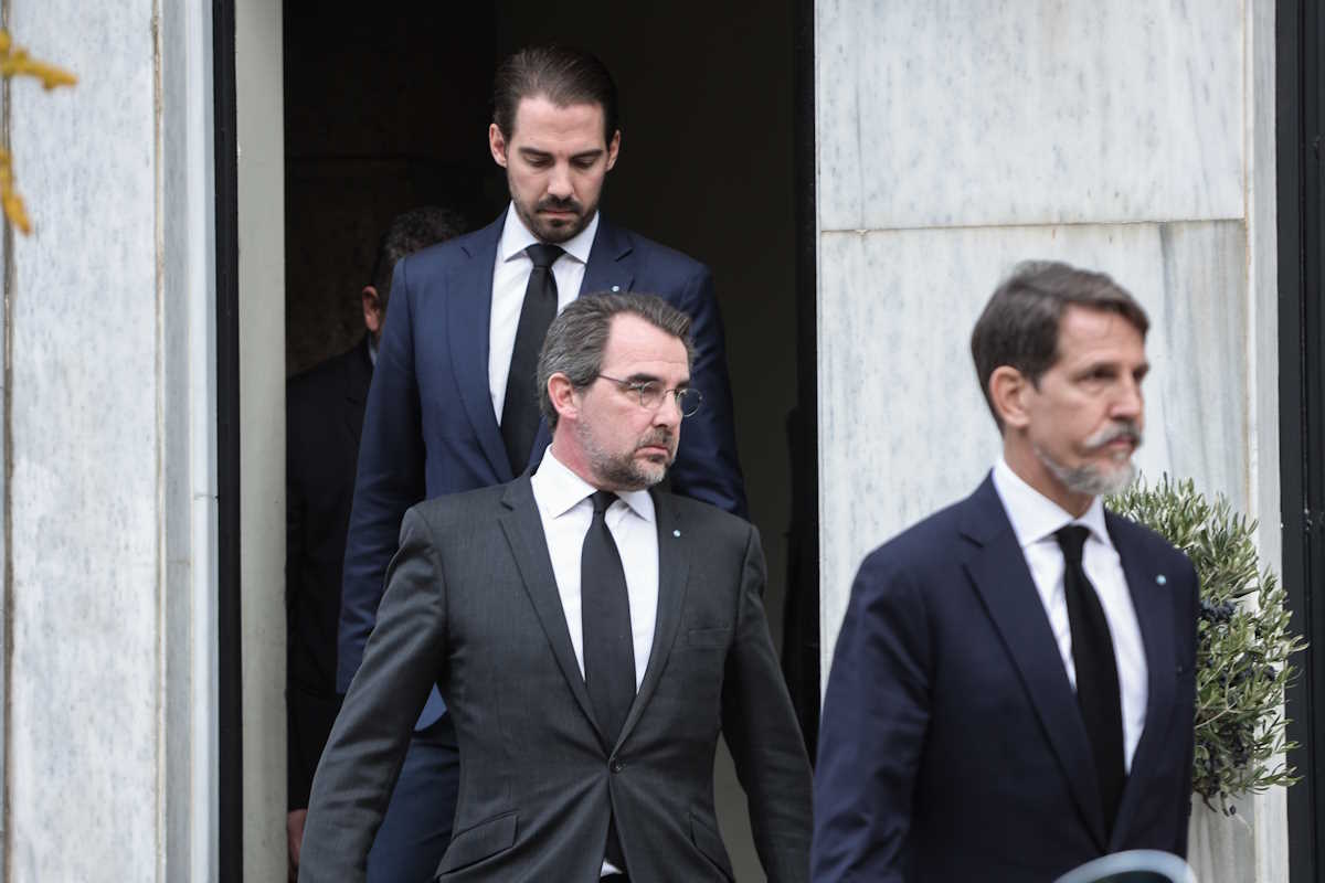 Ντε Γκρες το όνομα που διάλεξε η τέως βασιλική οικογένεια – Παύλος και Νικόλαος υπέβαλαν αίτηση για ιθαγένεια