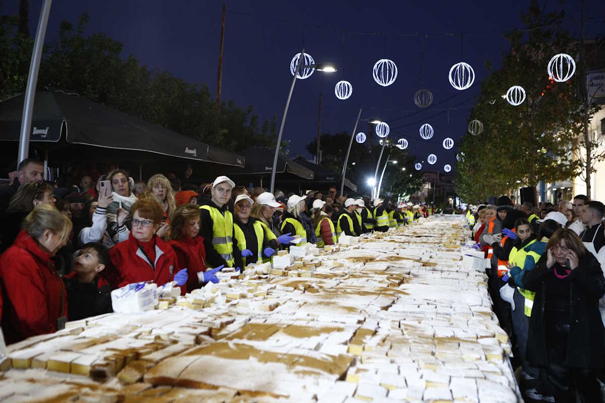 Βασιλόπιτα στο Περιστέρι για ρεκόρ Γκίνες – 10 τόνοι και πάνω από 70.000 τεμάχια