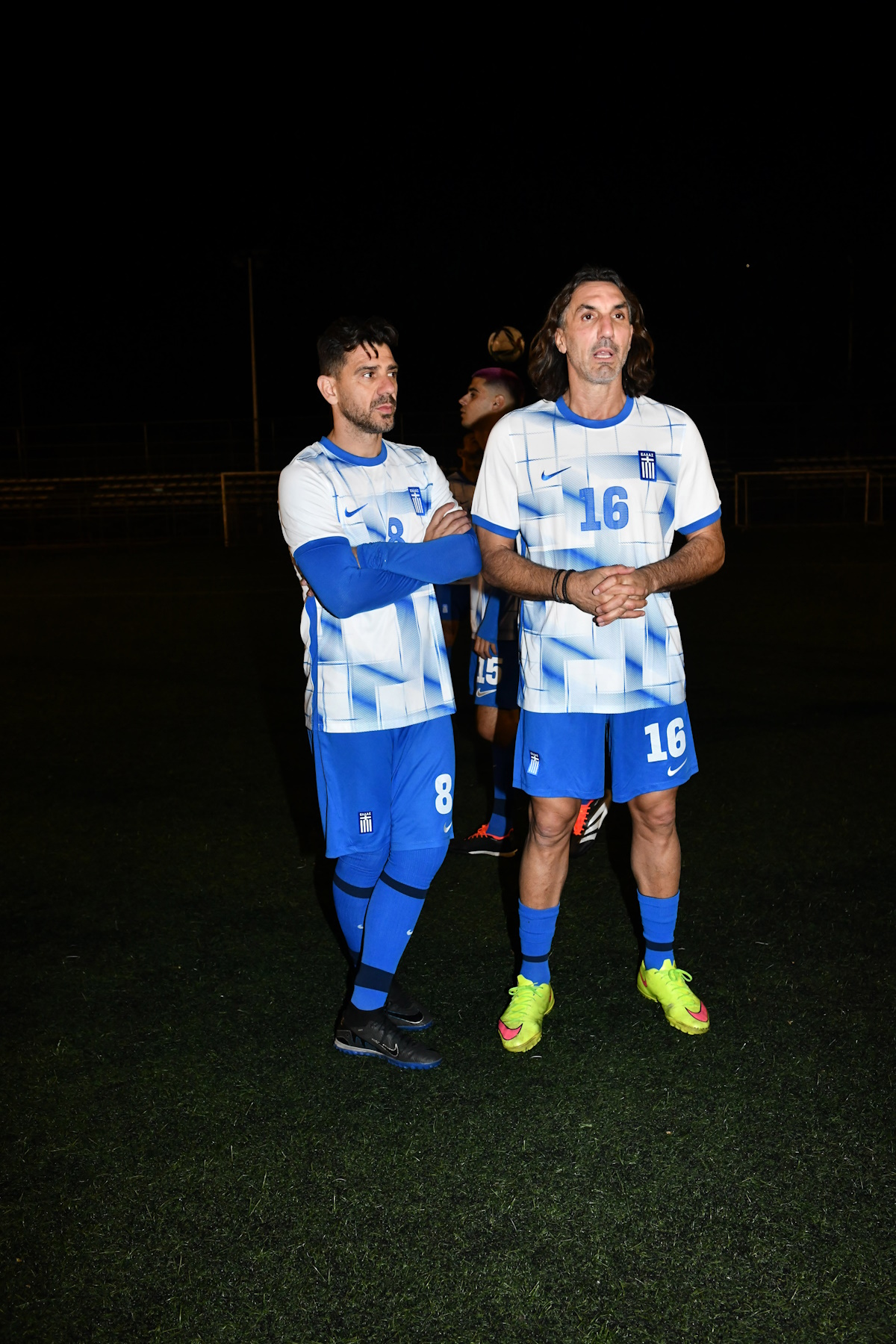 Η συγκινητική δράση της Βουλής: Παλαίμαχοι έπαιξαν με βουλευτές για την 8χρονη Άννα –