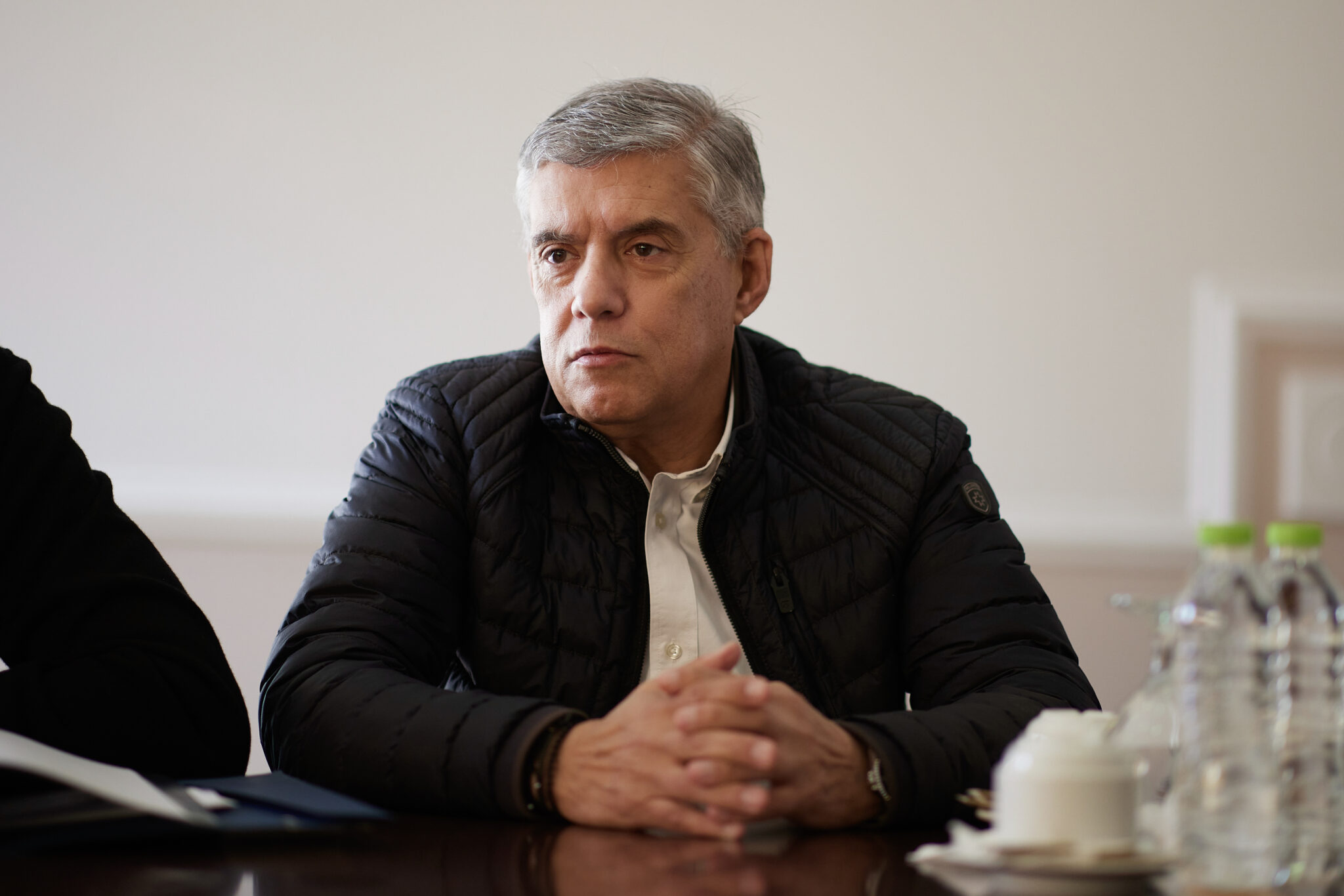 Κώστας Αγοραστός: Τα αδέρφια Πλακιά με χτύπησαν, με ρίχνουν στο έδαφος και με κλωτσούν