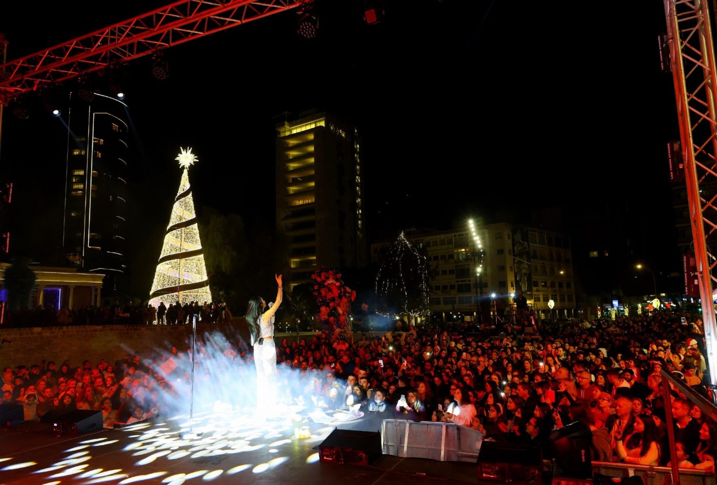 Αναστασία: Φωταγωγήθηκε το χριστουγεννιάτικο δέντρο στη Λευκωσία – Φωτογραφίες 7 Αναστασία: Φωταγωγήθηκε το χριστουγεννιάτικο δέντρο στη Λευκωσία – Φωτογραφίες