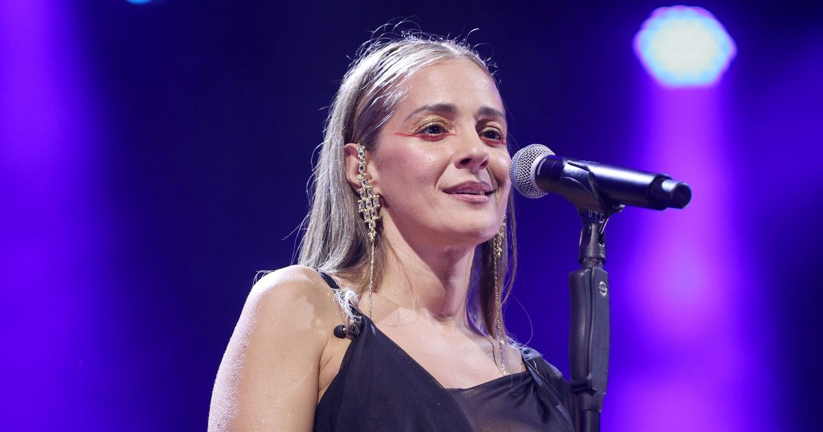 Νατάσσα Μποφίλιου: «Έχω αντιμετωπίσει πολύ μίσος, είναι τα γεγονότα με τη Χρυσή Αυγή, τα ρούχα στο Λονδίνο»