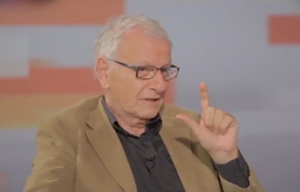 Κώστας Χαρδαβέλλας: Συνδέθηκε με την ιστορική εκπομπή «Ρεπόρτερ» της ΕΡΤ τη δεκαετία του ’80 5 Κώστας Χαρδαβέλλας: Συνδέθηκε με την ιστορική εκπομπή «Ρεπόρτερ» της ΕΡΤ τη δεκαετία του ’80