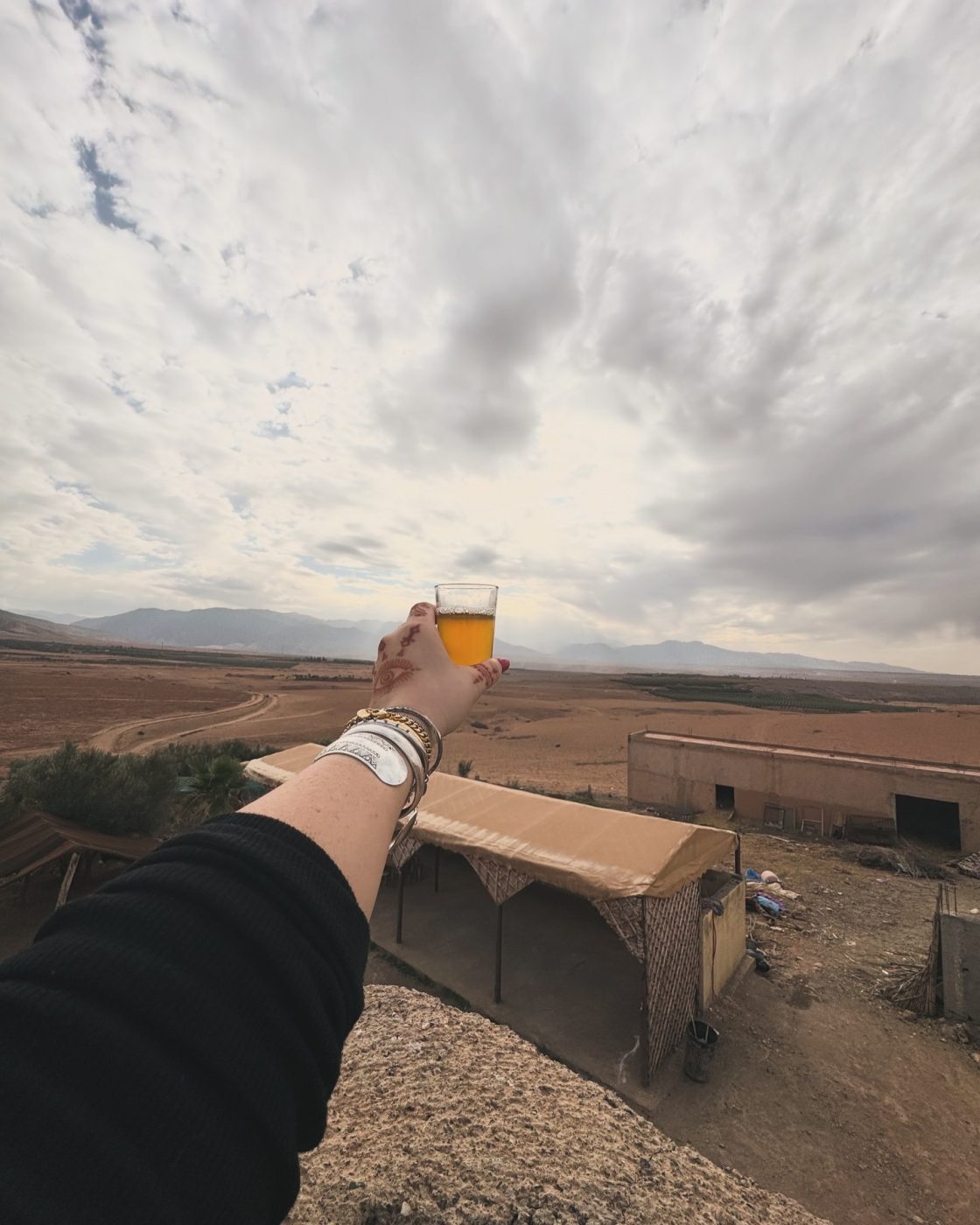 Δανάη Μπάρκα: Έτσι περνάει τις ημέρες και τις νύχτες της στο Μαρόκο – Δες εικόνες και βίντεο 20 Δανάη Μπάρκα: Έτσι περνάει τις ημέρες και τις νύχτες της στο Μαρόκο – Δες εικόνες και βίντεο