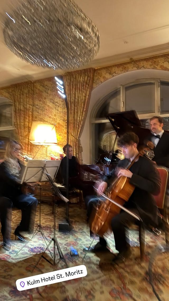 Σταύρος Νιάρχος – Ντάσα Ζούκοβα: Πρωτοχρονιά σε πολυτελές θέρετρο στο Σεν Μόριτζ με τον μωρό γιο τους – Φωτογραφίες 4 Σταύρος Νιάρχος – Ντάσα Ζούκοβα: Πρωτοχρονιά σε πολυτελές θέρετρο στο Σεν Μόριτζ με τον μωρό γιο τους – Φωτογραφίες