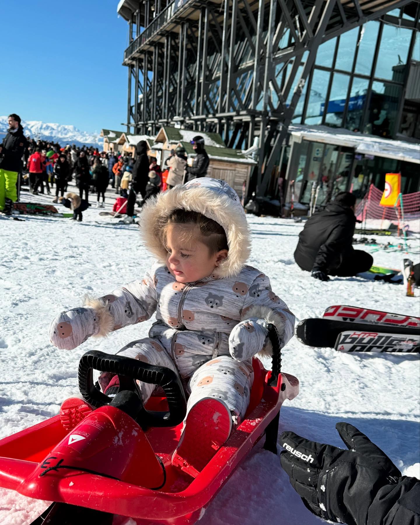Δημήτρης Αλεξάνδρου: Στον Παρνασσό για σκι με τον γιο του, Πάρη – Η συνάντηση με τη Δήμητρα 5 Δημήτρης Αλεξάνδρου: Στον Παρνασσό για σκι με τον γιο του, Πάρη – Η συνάντηση με τη Δήμητρα