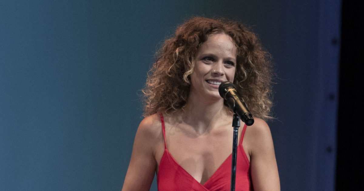 Έλλη Τρίγγου: «Ο γάμος δεν με απασχολεί, με νοιάζει η έννοια της μητρότητας»