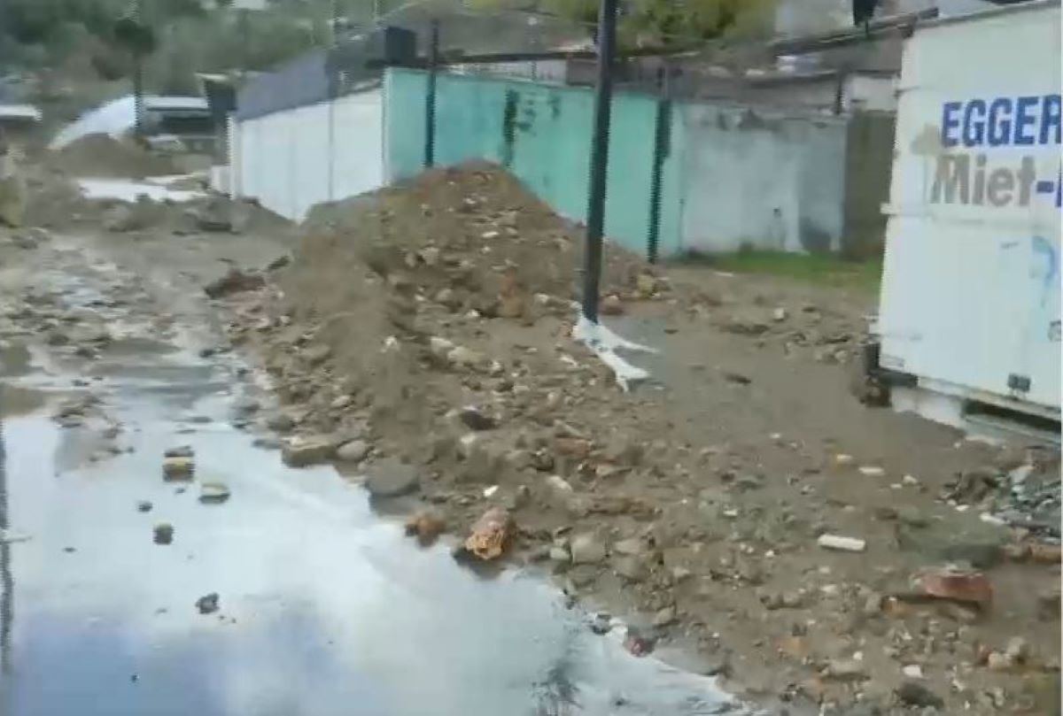 Εύβοια: Υπερχείλισαν ποτάμια, φούσκωσαν χείμαρροι – Λάσπες και υλικά στους δρόμους