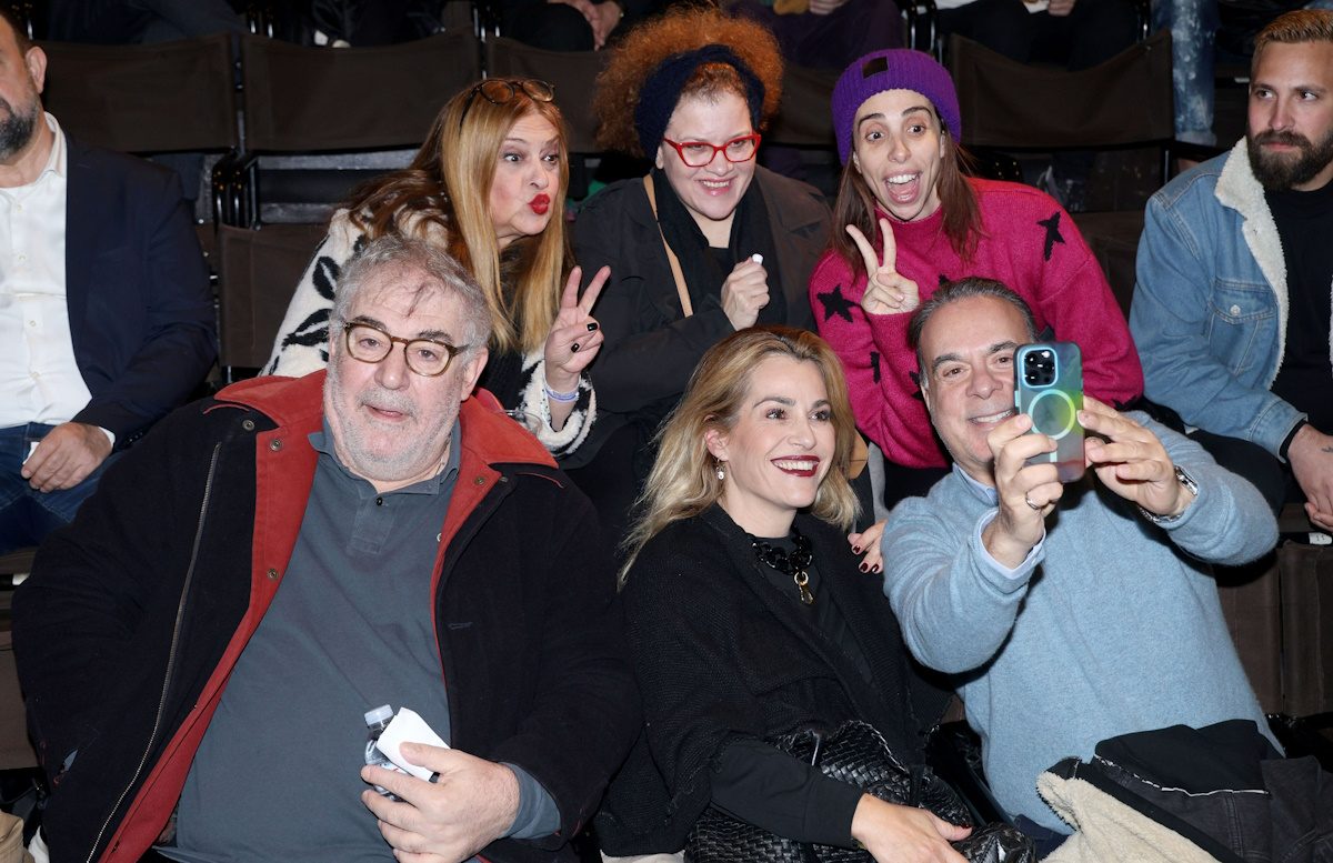 Αντώνης Λουδάρος: Πολυάριθμοι παρευρισκόμενοι στην επίσημη πρεμιέρα του – Φωτογραφίες 23 Αντώνης Λουδάρος: Πολυάριθμοι παρευρισκόμενοι στην επίσημη πρεμιέρα του – Φωτογραφίες