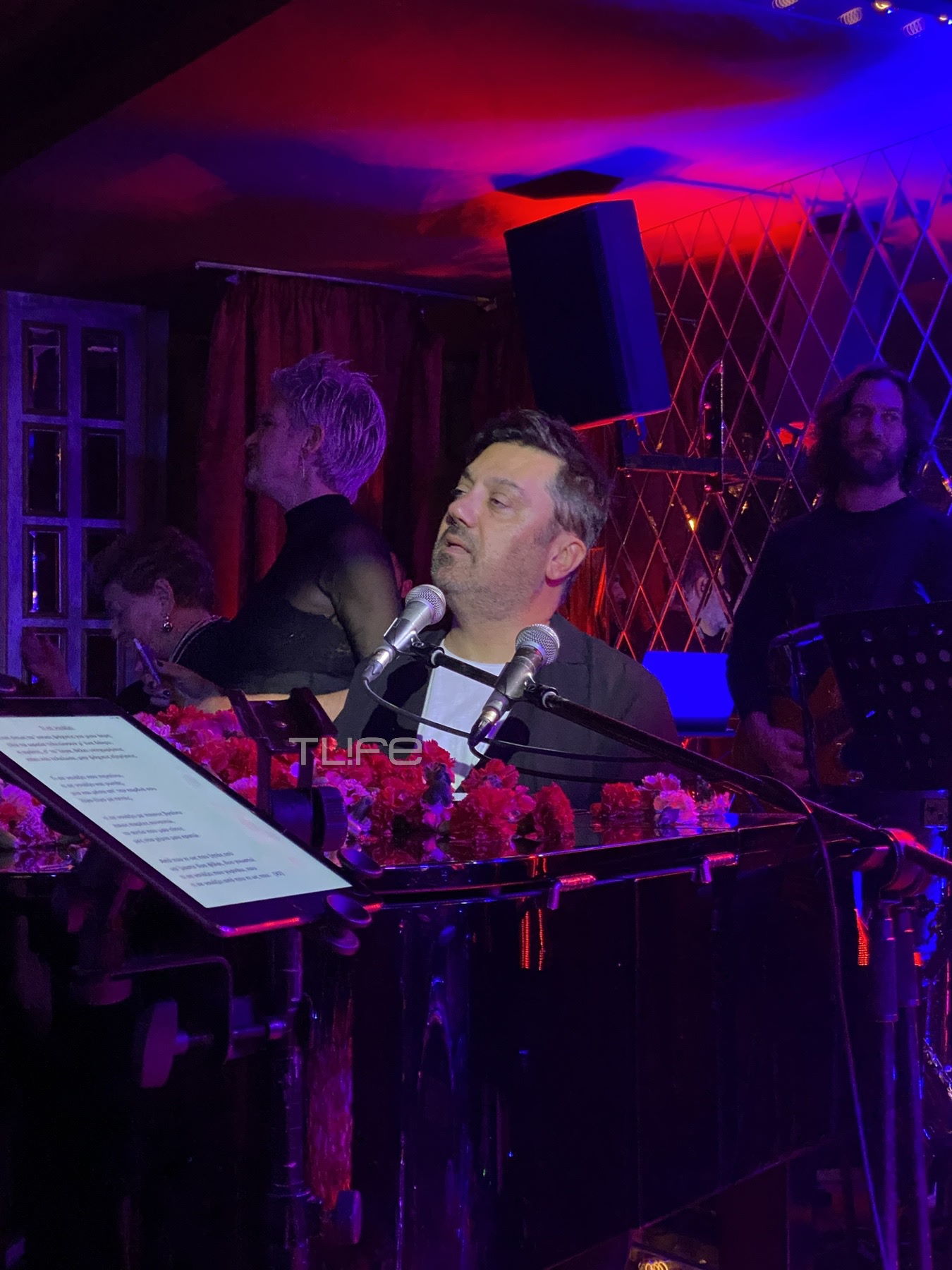 Βάσω Λασκαράκη: Το μουσικό πάρτι και το κομμάτι στον Λευτέρη Σουλτάτο για την γιορτή του – Αποκλειστικές εικόνες 10 Βάσω Λασκαράκη: Το μουσικό πάρτι και το κομμάτι στον Λευτέρη Σουλτάτο για την γιορτή του – Αποκλειστικές εικόνες