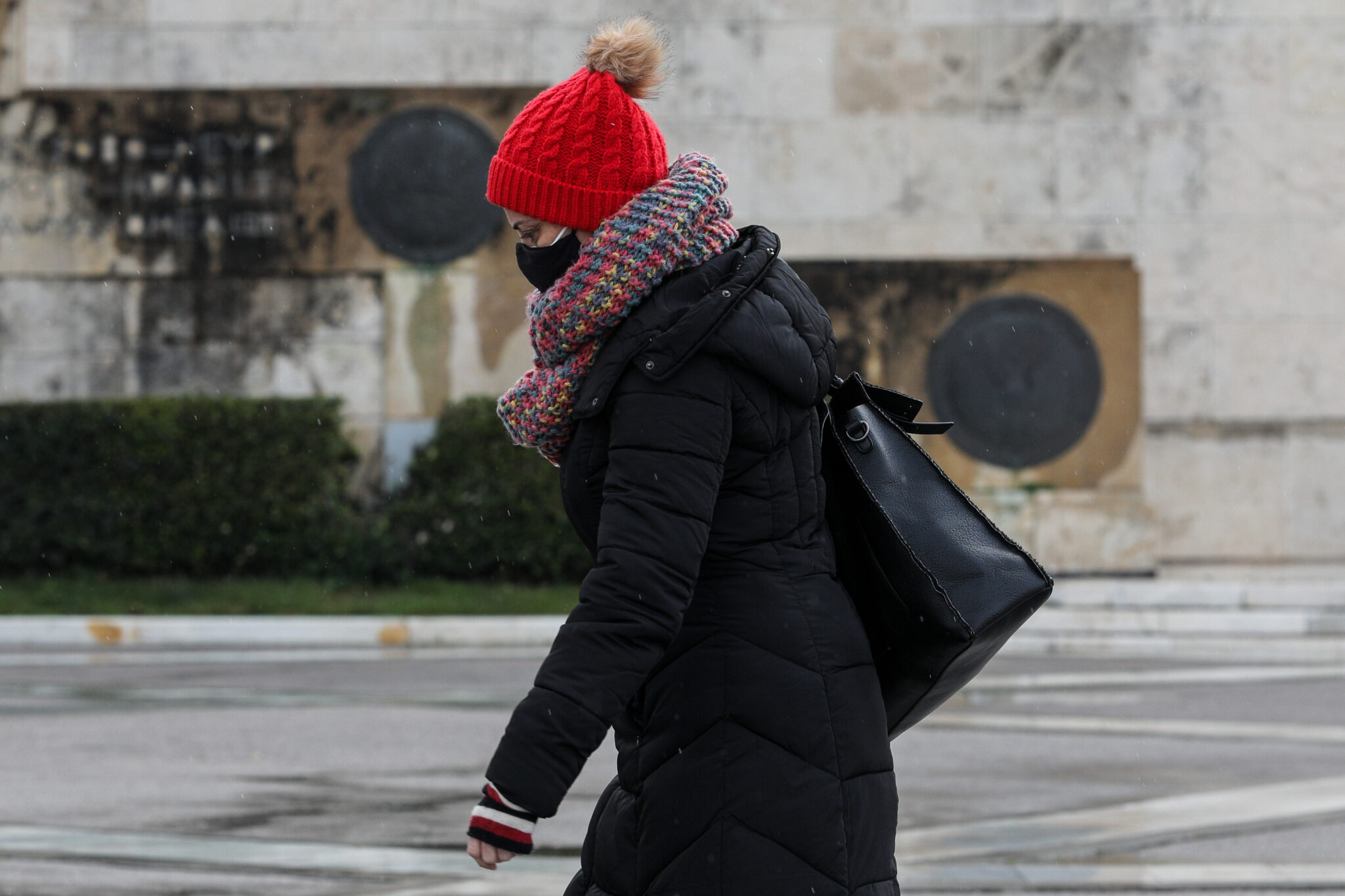 Καιρός: Δύο συνεχόμενες κακοκαιρίες από το Σάββατο – Χαμηλές θερμοκρασίες και χιόνια στα βουνά τα Χριστούγεννα