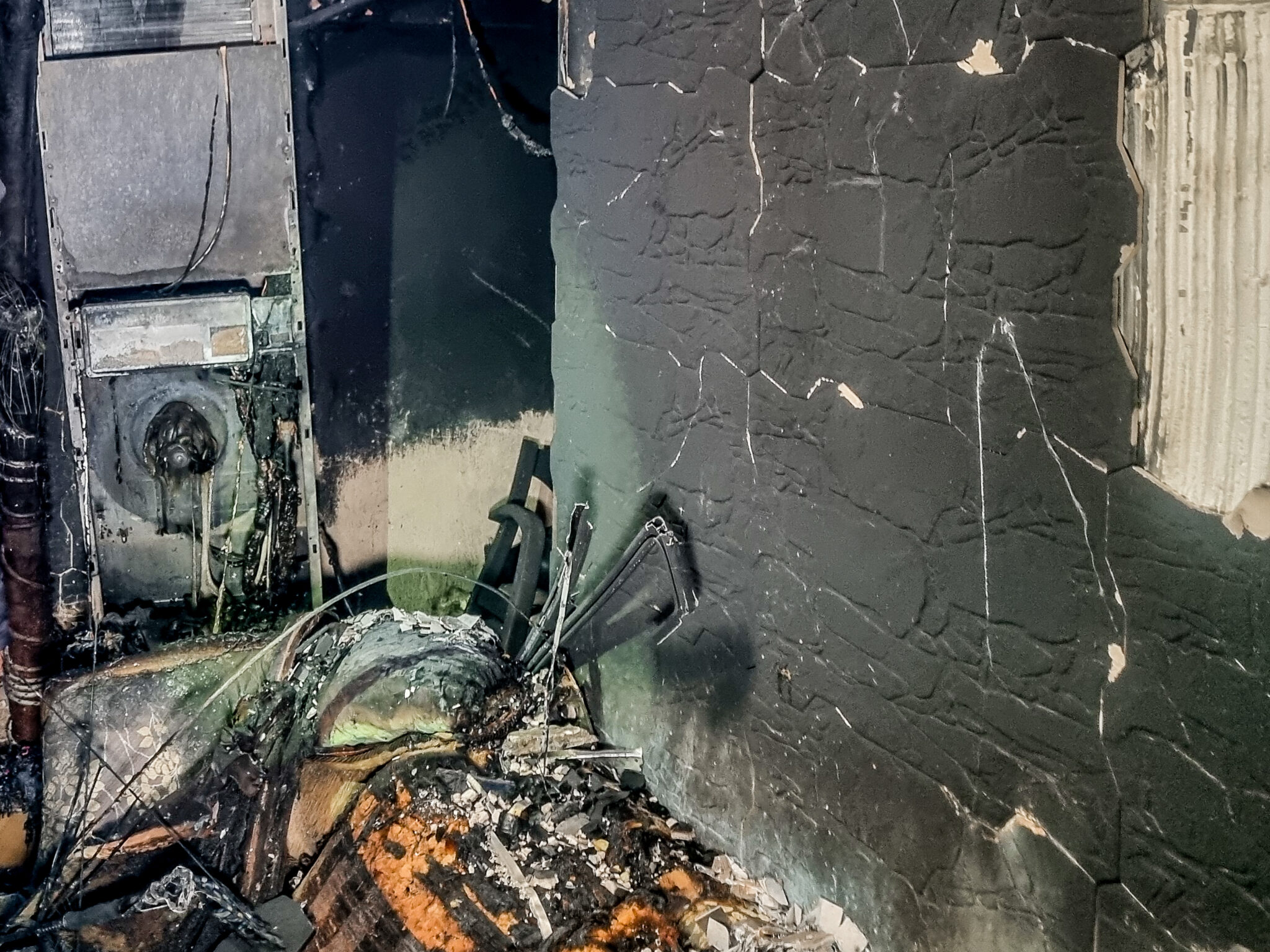 Θλίψη στην Καλαμπάκα για τον 55χρονο ξενοδόχο: Εδώ έπεσε από το μπαλκόνι και σκοτώθηκε 25 Θλίψη στην Καλαμπάκα για τον 55χρονο ξενοδόχο: Εδώ έπεσε από το μπαλκόνι και σκοτώθηκε