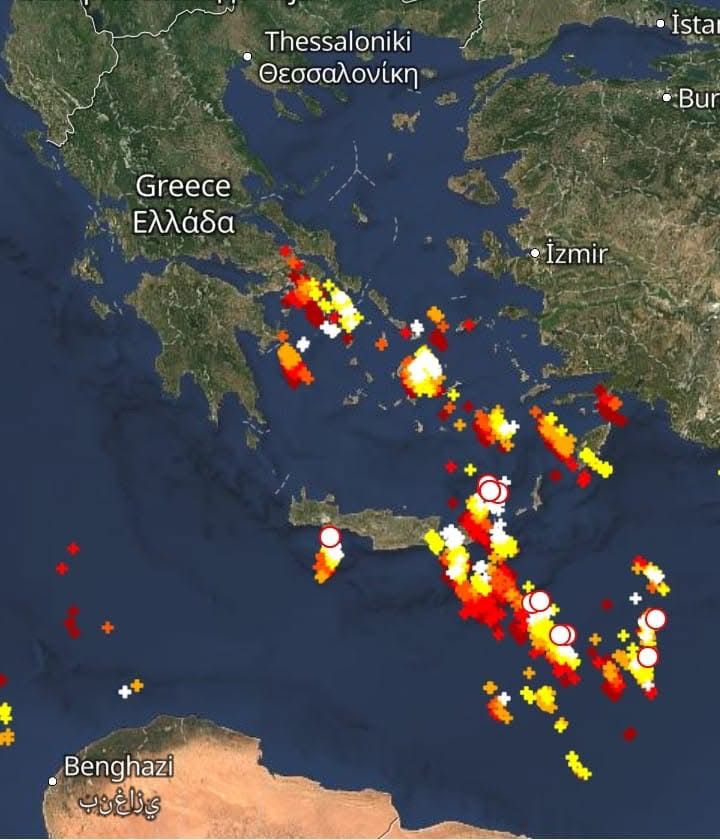 «Μέσα σε σύντομο χρονικό διάστημα έπεσαν περισσότερα από 65 χιλιοστά βροχής στην Αθήνα» - Σε ποιες περιοχές θα βρέξει τις επόμενες ώρες
