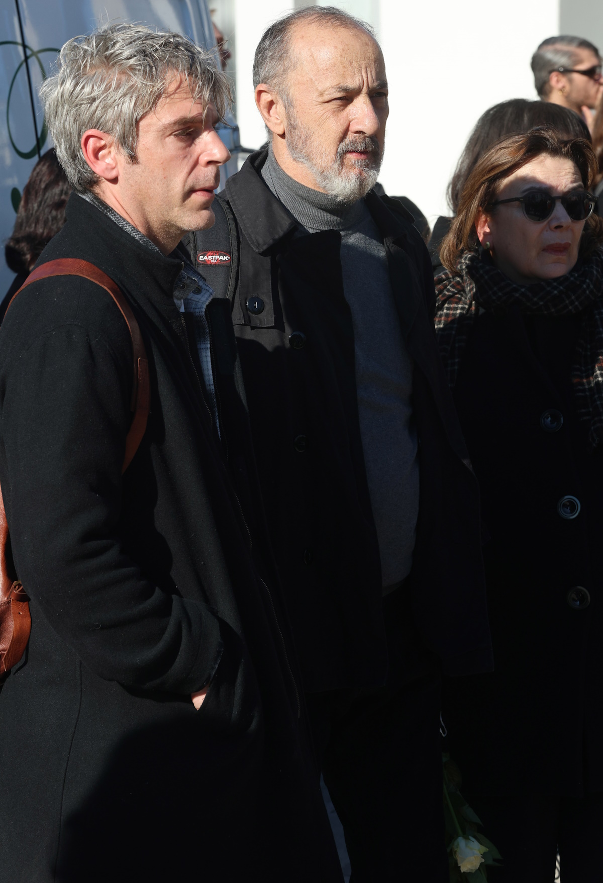 Κηδεία Δημήτρη Ήμελλου: Οι ηθοποιοί του «Σασμού» στο Α’ Κοιμητήριο για το τελευταίο «αντίο» 32 Κηδεία Δημήτρη Ήμελλου: Οι ηθοποιοί του «Σασμού» στο Α’ Κοιμητήριο για το τελευταίο «αντίο»