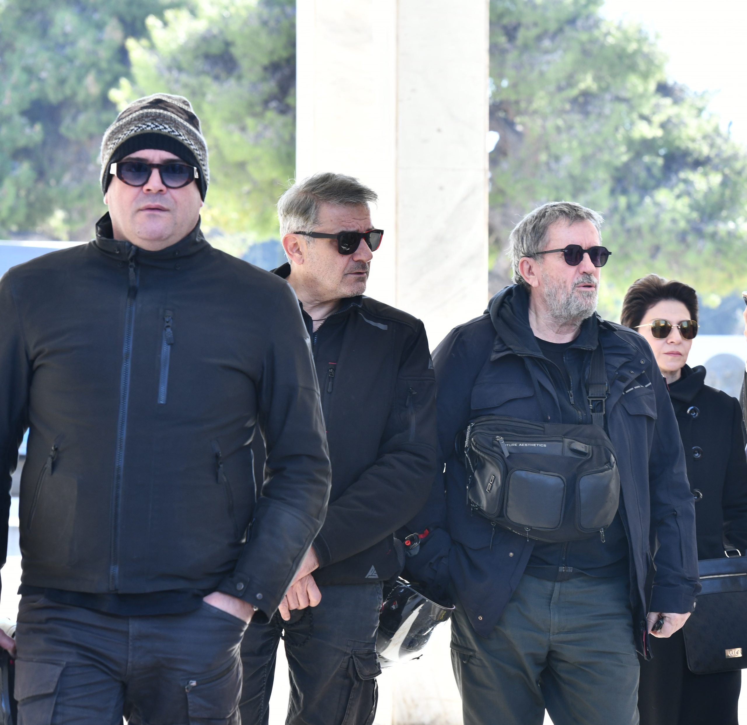 Κηδεία Δημήτρη Ήμελλου: Οι ηθοποιοί του «Σασμού» στο Α’ Κοιμητήριο για το τελευταίο «αντίο» 26 Κηδεία Δημήτρη Ήμελλου: Οι ηθοποιοί του «Σασμού» στο Α’ Κοιμητήριο για το τελευταίο «αντίο»