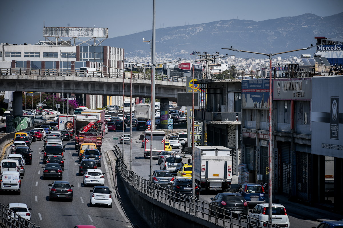 Κίνηση στους δρόμους: Στο «κόκκινο» Κηφισός, Κηφισίας και Λεωφόρος Αθηνών
