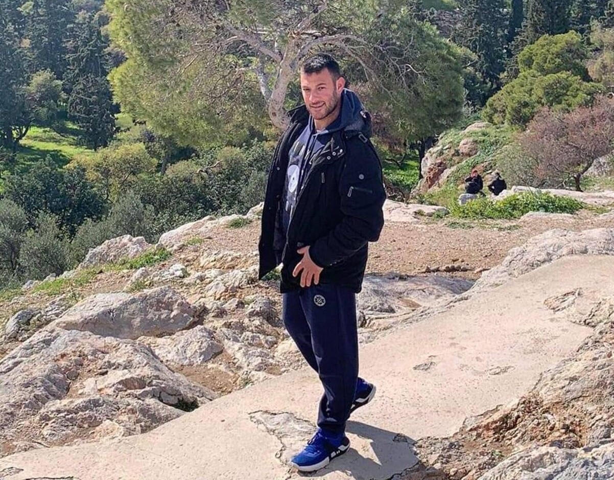 Κύθηρα: «Έχασα τον γιο μου» – Ο πόνος της μάνας του 30χρονου Κοσμά που αυτοκτόνησε και οι καταγγελίες για bullying