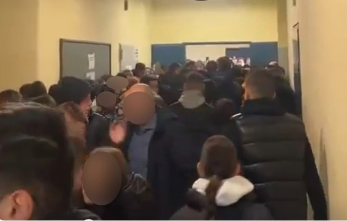 Λάρισα: Επιτέθηκαν ομαδικά σε συμμαθητή τους μετά την πληροφορία ότι παρενόχλησε σεξουαλικά μαθήτρια