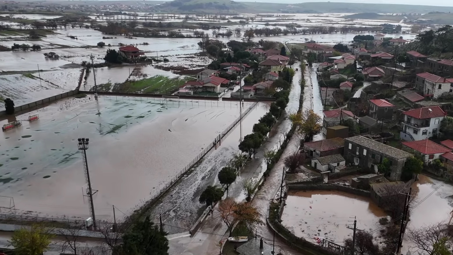 Θάφτηκε στη λάσπη η Λήμνος μετά την κακοκαιρία Bora – Εικόνες από drone
