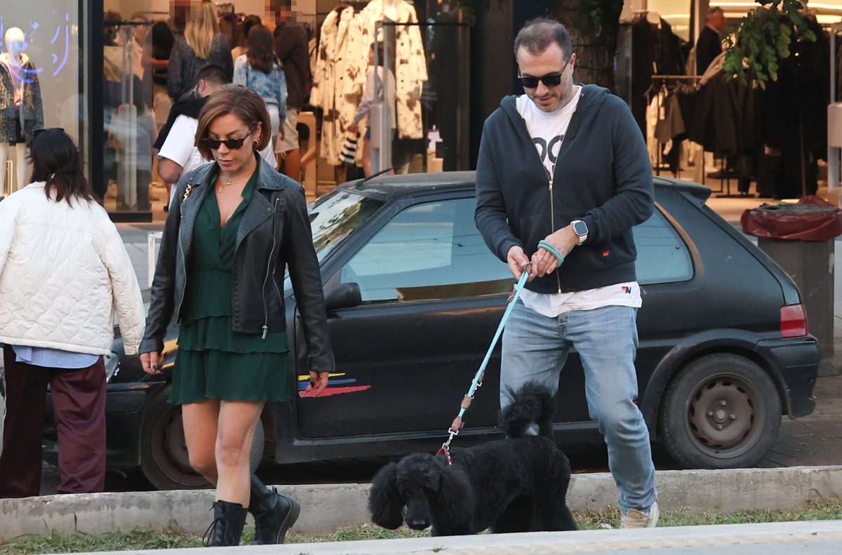 Μαριάντα Πιερίδη – Πάνος Ιωαννίδης: Περίπατος στα νότια με τον σκύλο τους – Εικόνες