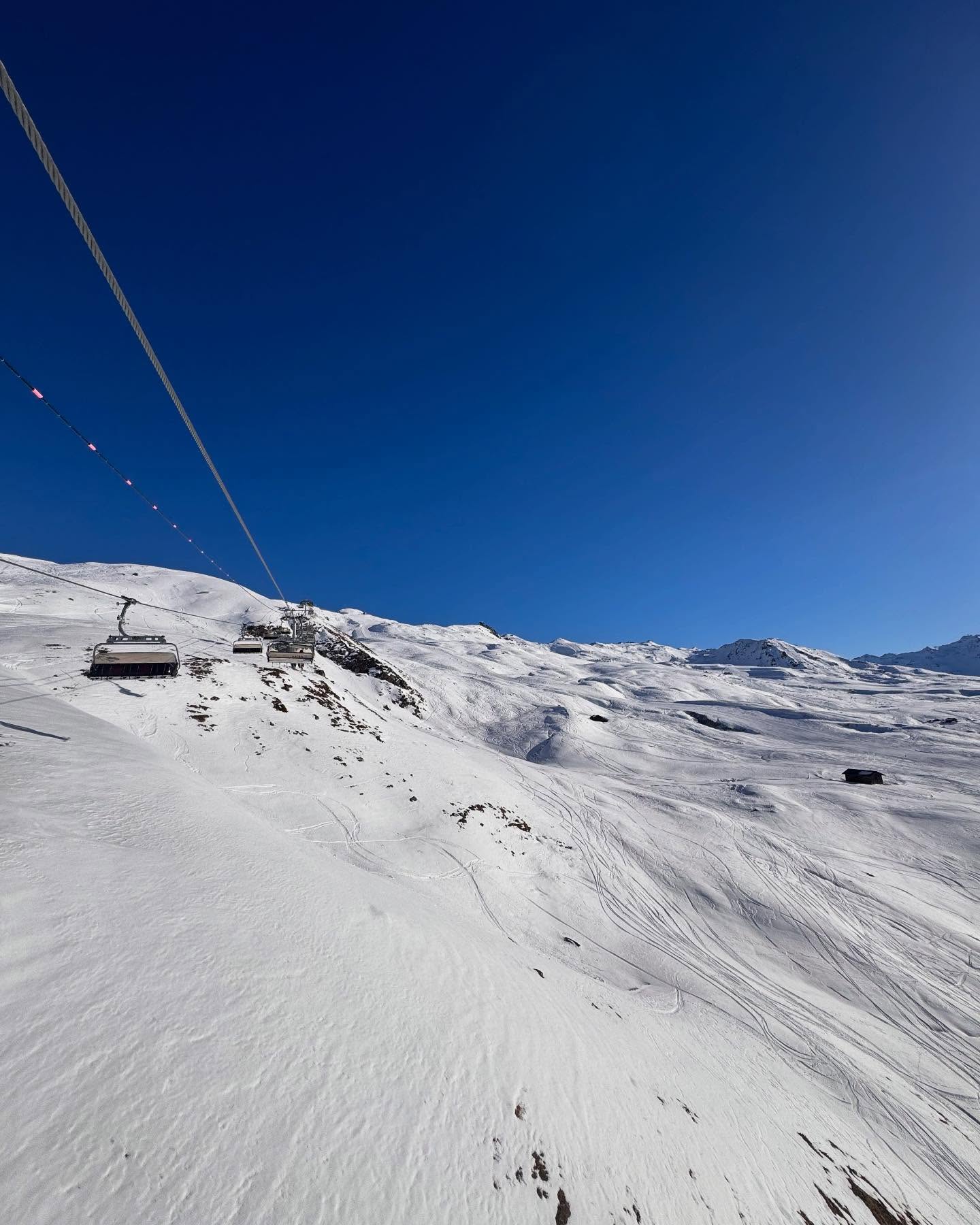 Μαριέττα Χρουσαλά: Με μπικίνι στο τζακούζι κοντά στα χιόνια – Οι οικογενειακές διακοπές στην Κουρσεβέλ 10 Μαριέττα Χρουσαλά: Με μπικίνι στο τζακούζι κοντά στα χιόνια – Οι οικογενειακές διακοπές στην Κουρσεβέλ