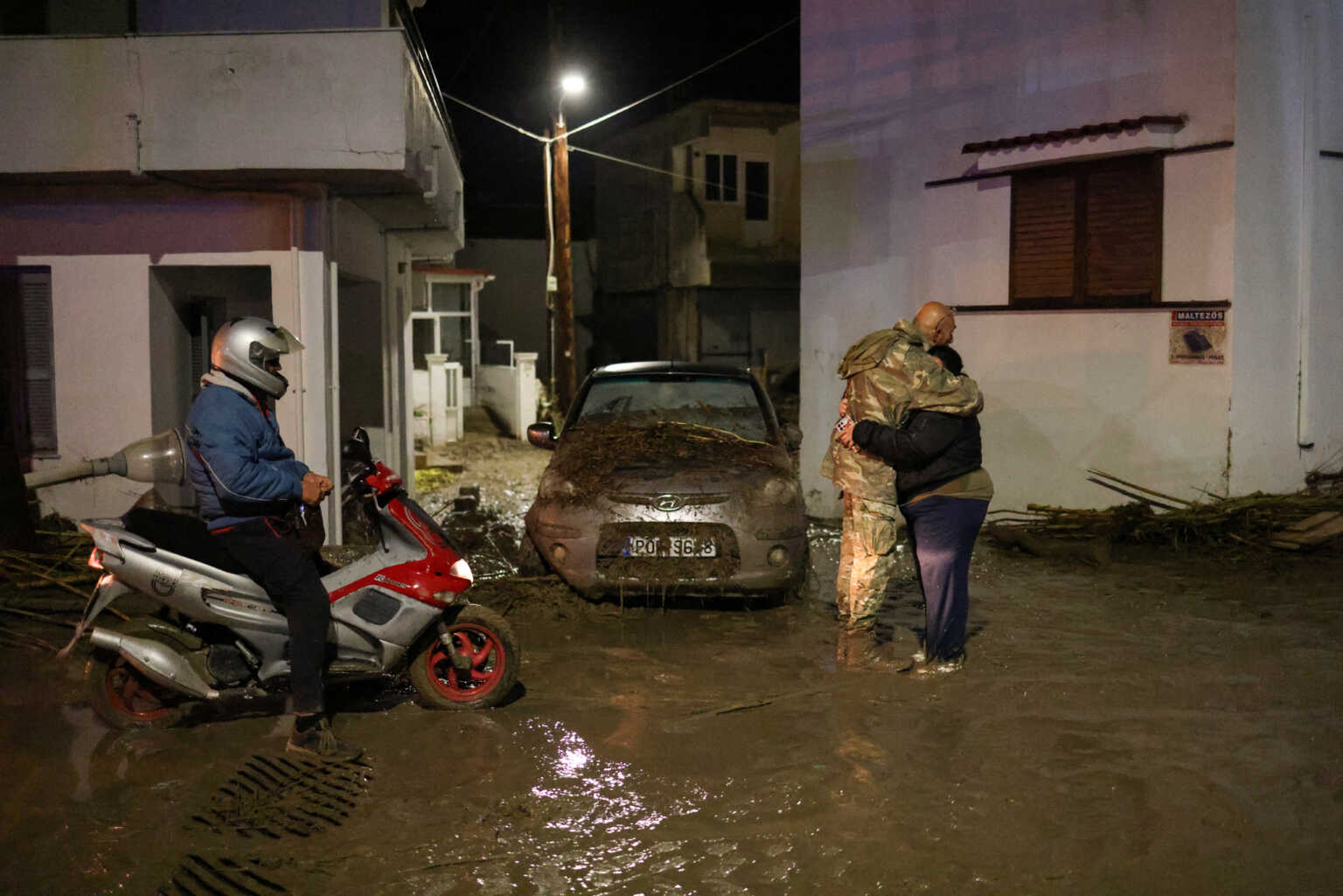 Επείγον μήνυμα του 112 στη Ρόδο εξαιτίας της καταιγίδας Bora - «Περιορίστε τις μετακινήσεις λόγω ισχυρής βροχής» 13 Επείγον μήνυμα του 112 στη Ρόδο εξαιτίας της καταιγίδας Bora - «Περιορίστε τις μετακινήσεις λόγω ισχυρής βροχής»