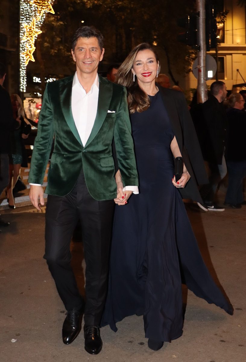 Φωτογραφίες: Οι εκθαμβωτικές εμφανίσεις στο χριστουγεννιάτικο πάρτι του οίκου κοσμημάτων του Κώστα Καίσαρη 10 Φωτογραφίες: Οι εκθαμβωτικές εμφανίσεις στο χριστουγεννιάτικο πάρτι του οίκου κοσμημάτων του Κώστα Καίσαρη