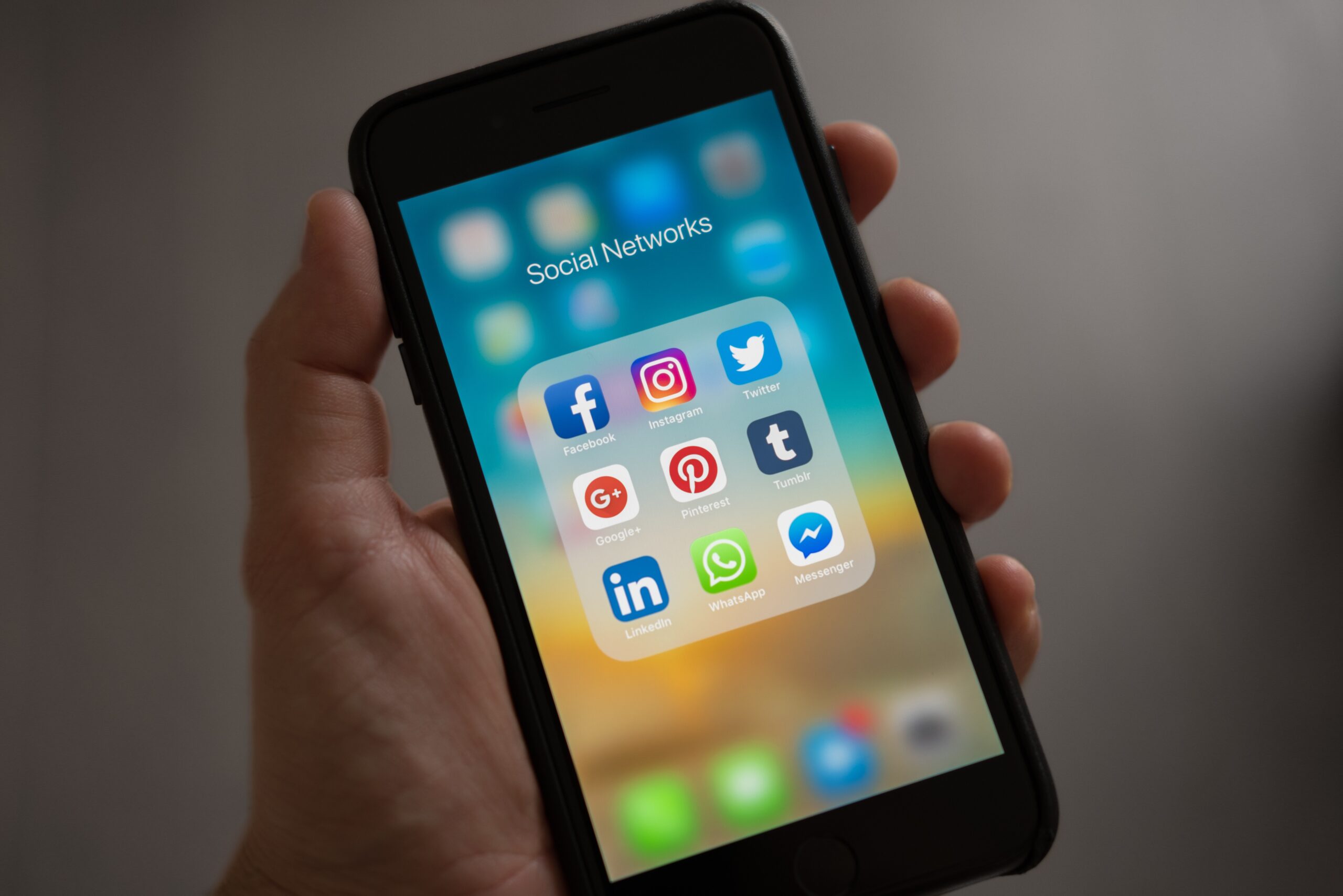 Γ. Μαστρογεωργίου  για τα social media: Απαιτείται μια ουσιαστική και σε βάθος ενημέρωση γονιών, καθηγητών, των ίδιων των εφήβων και του περιβάλλοντός τους