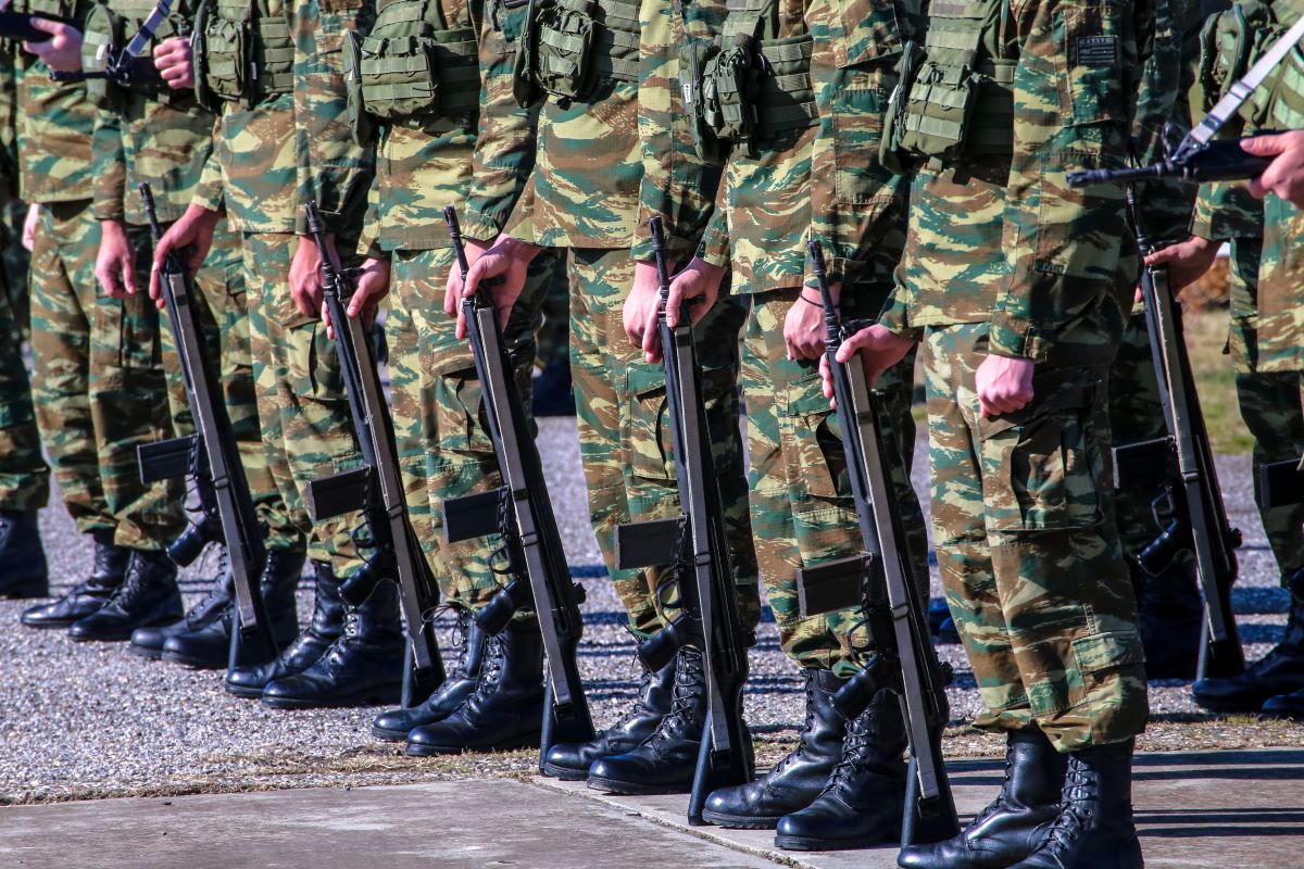 Τα στρατόπεδα που κλείνουν έως το τέλος του έτους – Ποια συγχωνεύονται