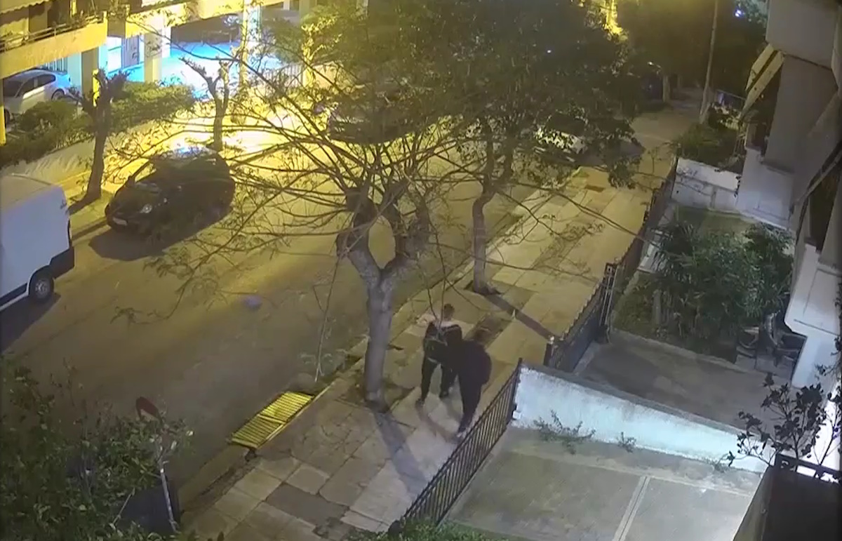 Συμμορία διέπραξε διαρρήξεις σε κατοικίες στην Αττική και έφευγε με ταξί